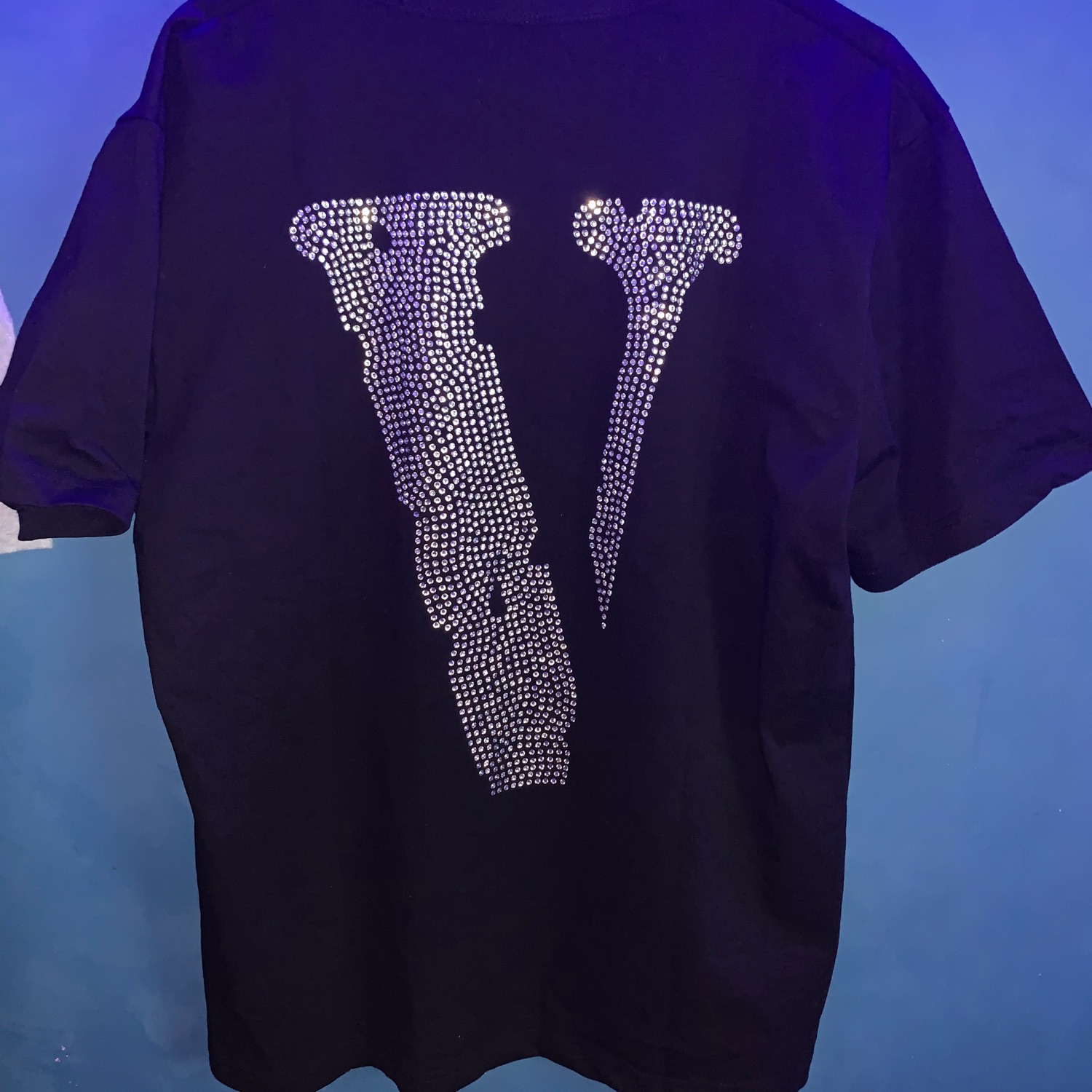 Vlone Swarovski Staple Tee - Active Shirt - HD Wallpaper 