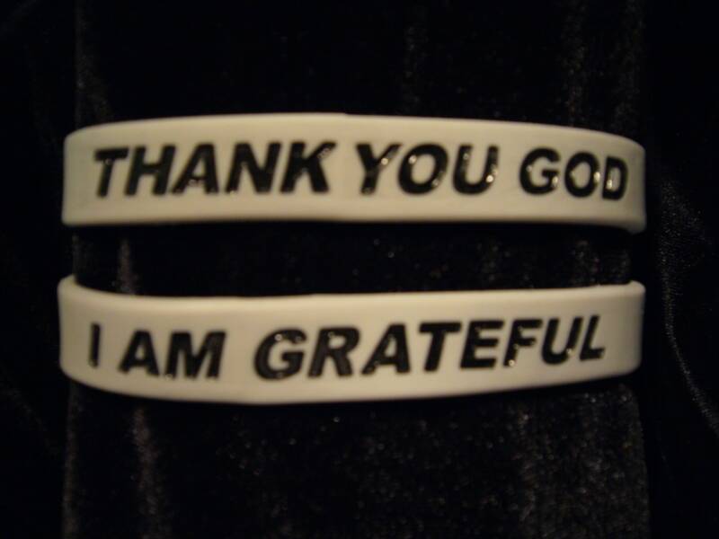 Thank You God I Am Grateful Wrist Bands Picture - Label - HD Wallpaper 