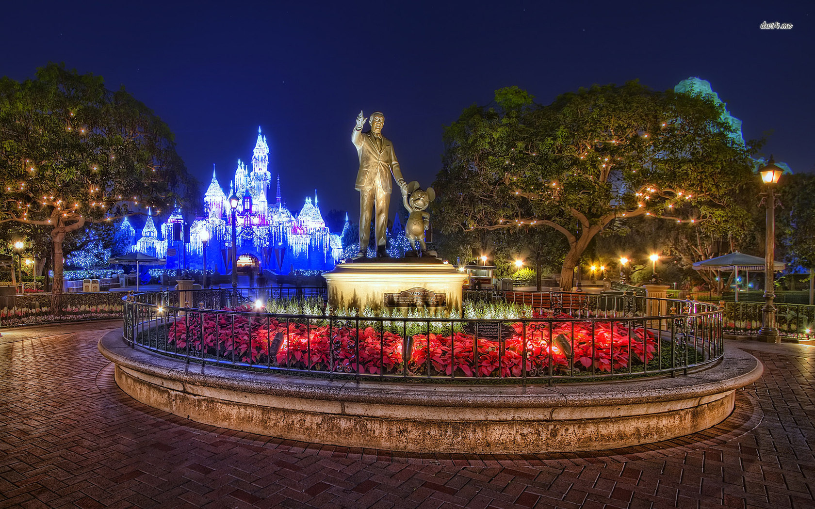 Disneyland Christmas Background Hd - HD Wallpaper 