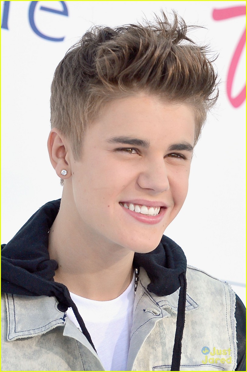 Justin Bieber Photos Hd - 812x1222 Wallpaper Justin Bieber Photos Hd - 812x1222 Wallpaper