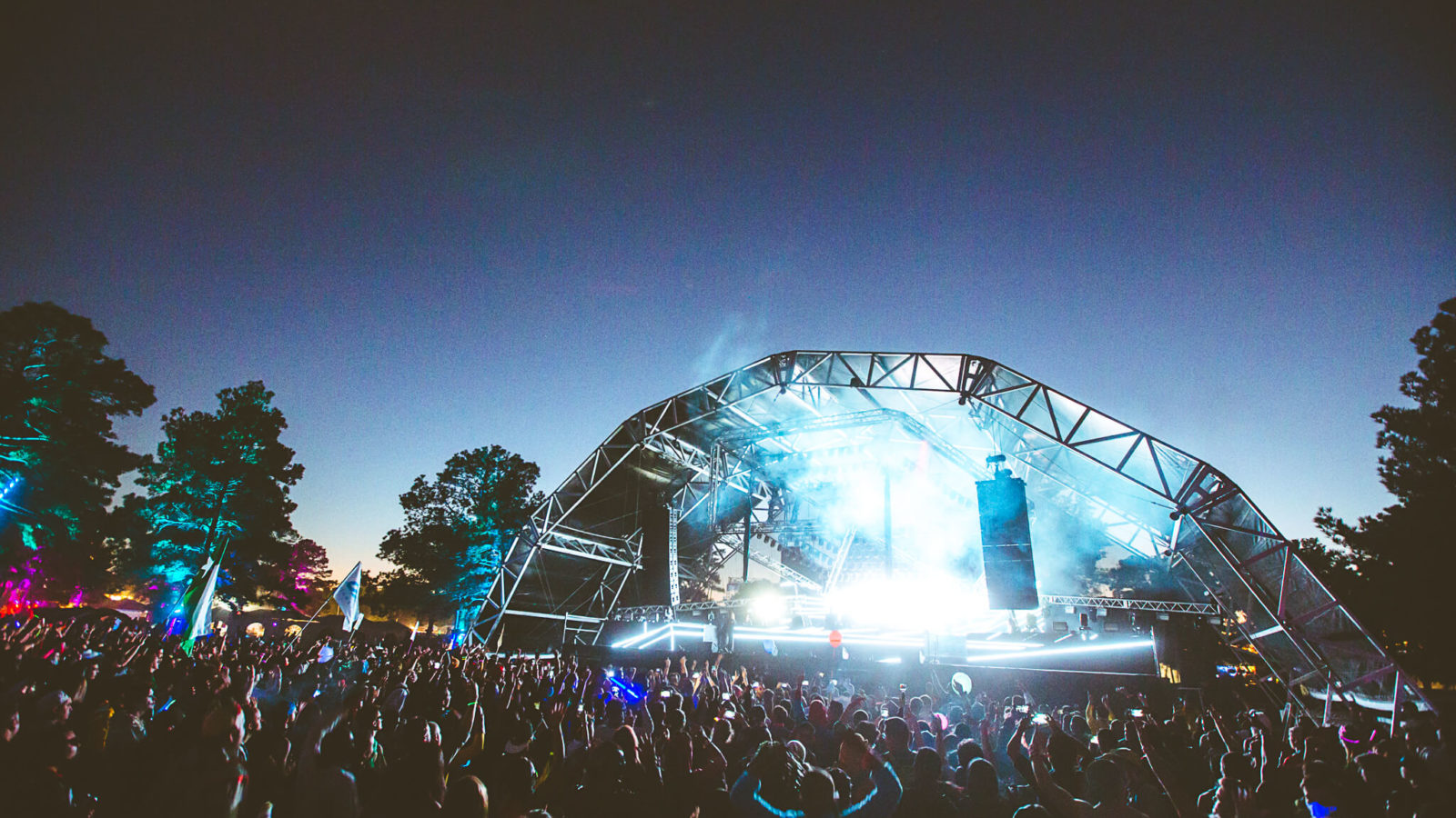 Stage In Lights At Something Wicked - Crowd - HD Wallpaper 