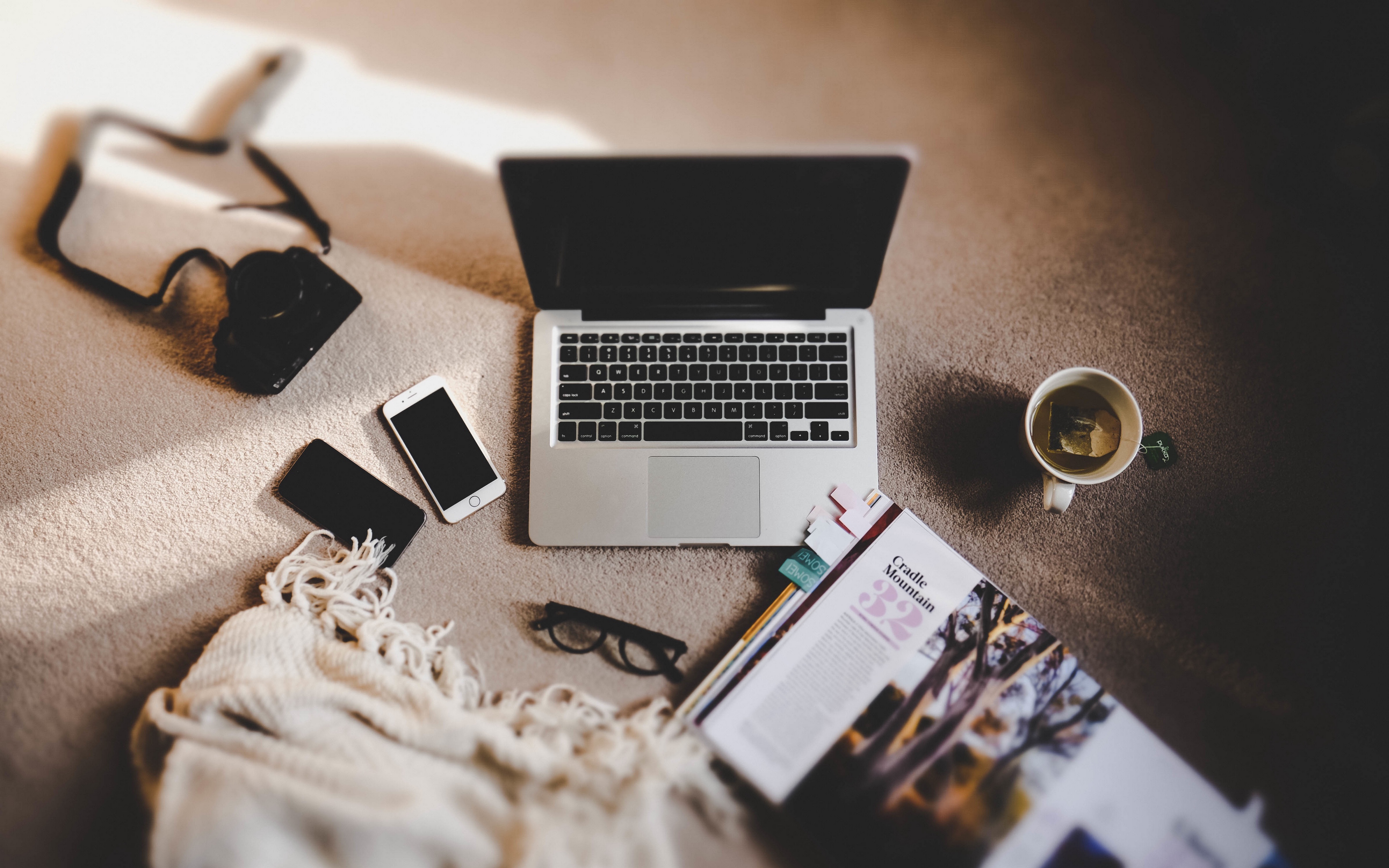 Wallpaper Laptop, Macbook, Iphone, Apple, Journal, - Laptop Hd Wallpapers 4k - 3840x2400 Wallpaper Wallpaper Laptop, Macbook, Iphone, Apple, Journal, - Laptop Hd Wallpapers 4k - 3840x2400 Wallpaper