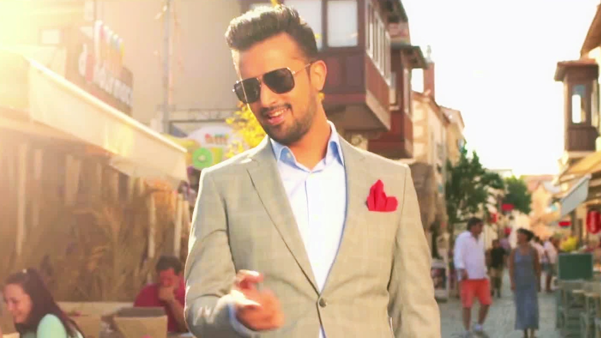 Atif Aslam Wallpaper - Tera Mera Jahan Le Chalu Remix - HD Wallpaper 