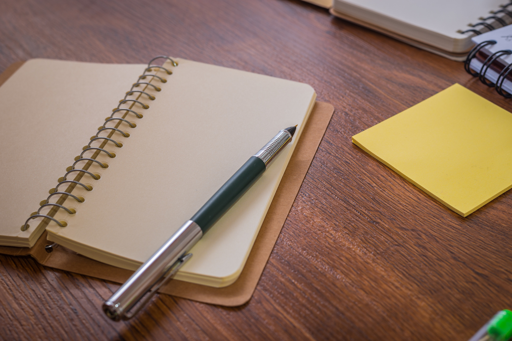 Book Desktop Wallpaper Hd - HD Wallpaper 