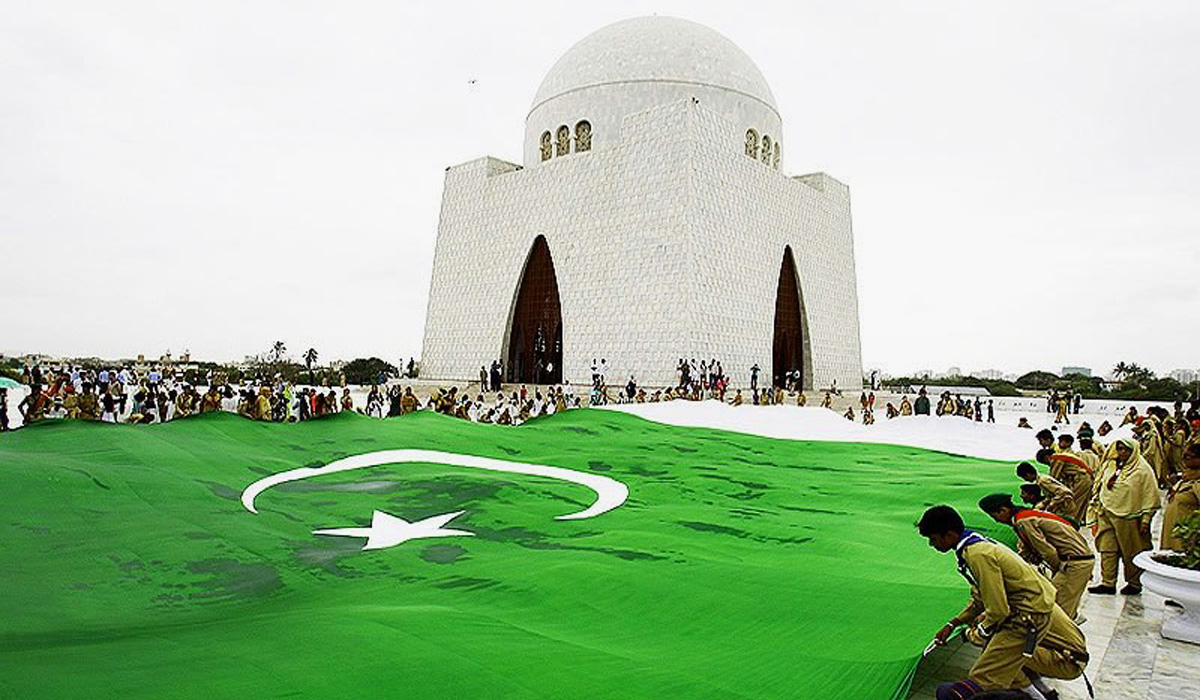 14 August Flag Wallpaper - Karachi Mazar E Quaid - HD Wallpaper 