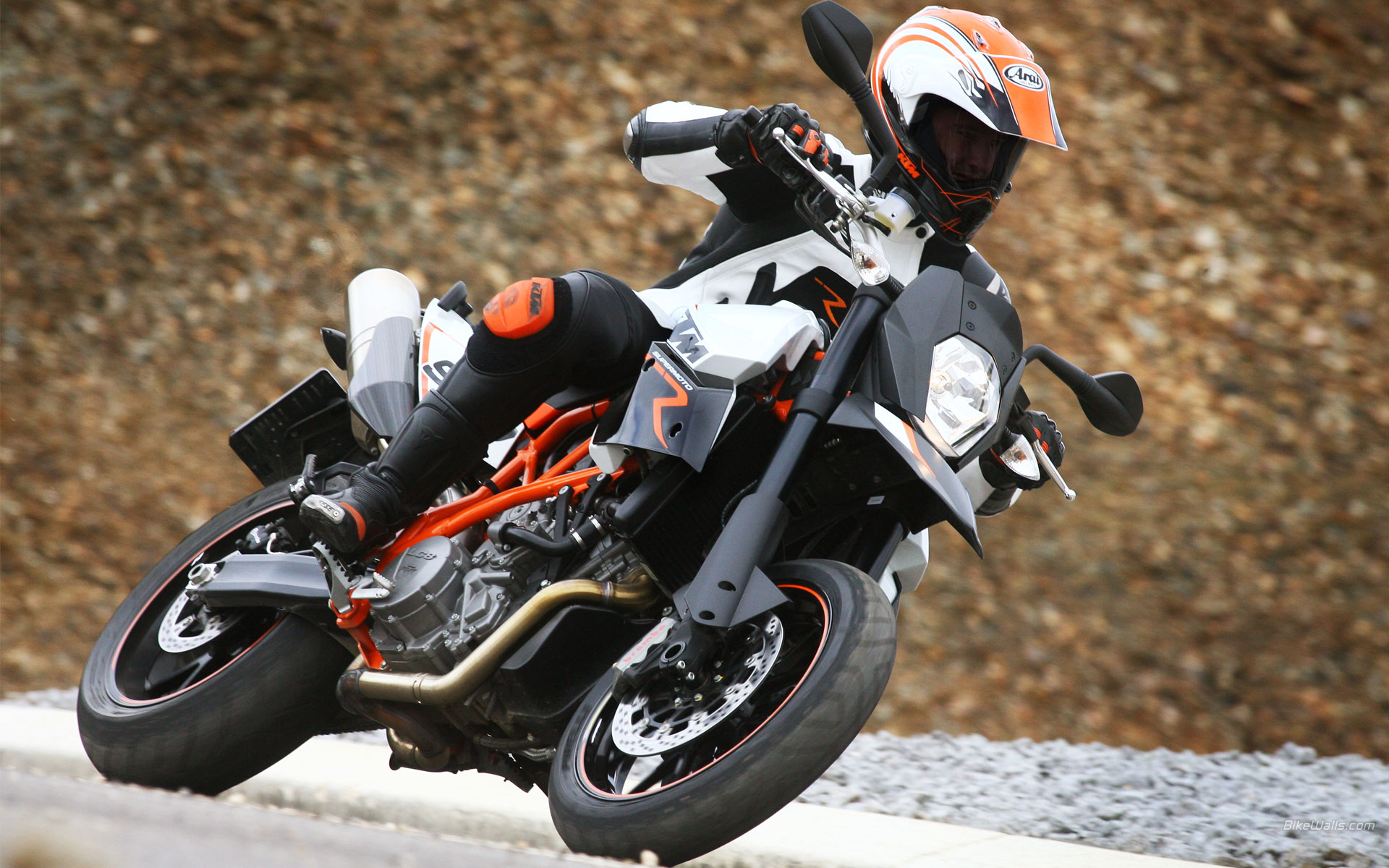 Ktm 990 Supermoto T - HD Wallpaper 