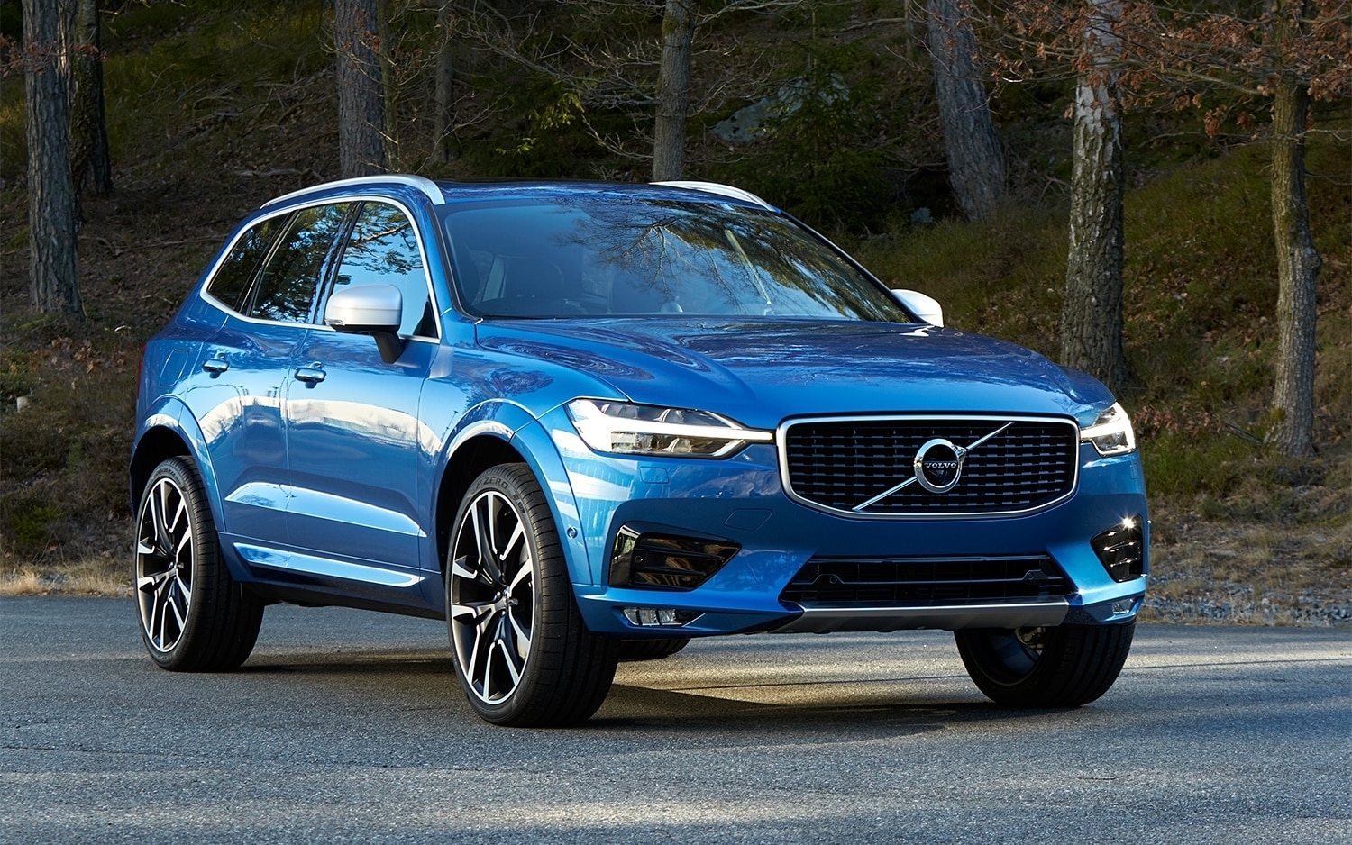 2019 Volvo Xc60 New Design Wallpapers - Volvo Xc60 2017 Blue - HD Wallpaper 