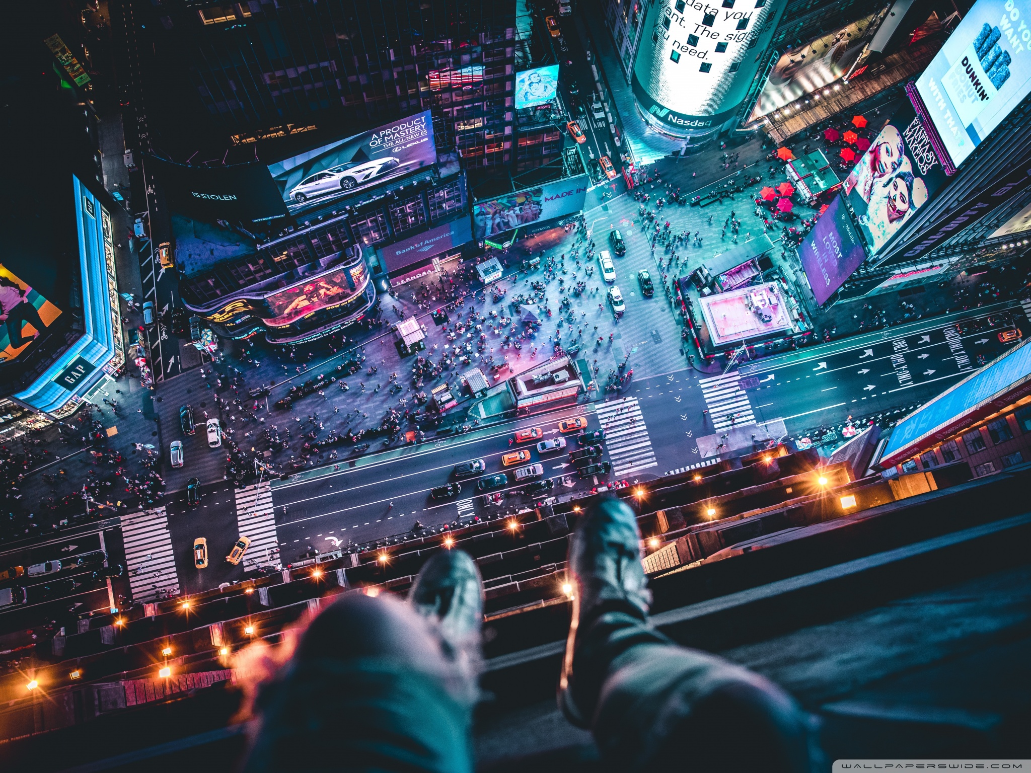 Top Of Skyscraper Selfie - HD Wallpaper 