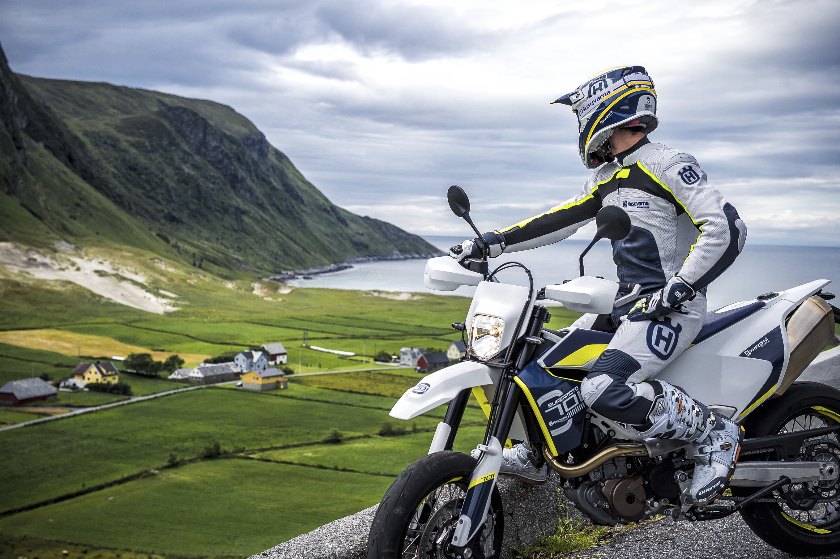 Husqvarna 701 Supermoto Tuned - HD Wallpaper 