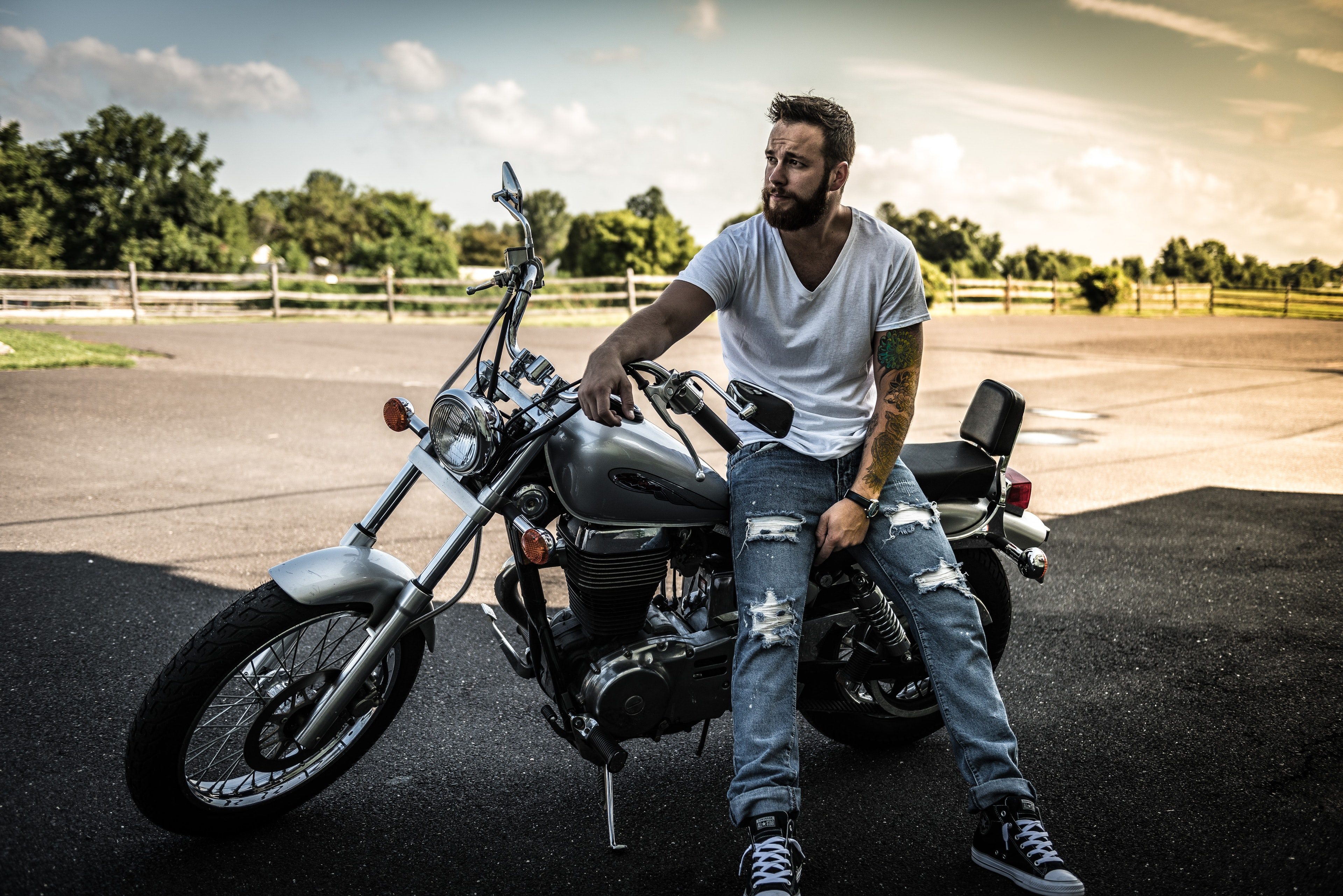 Awesome Man With Bike And Beard Wallpaper 4k Standing - HD Wallpaper 