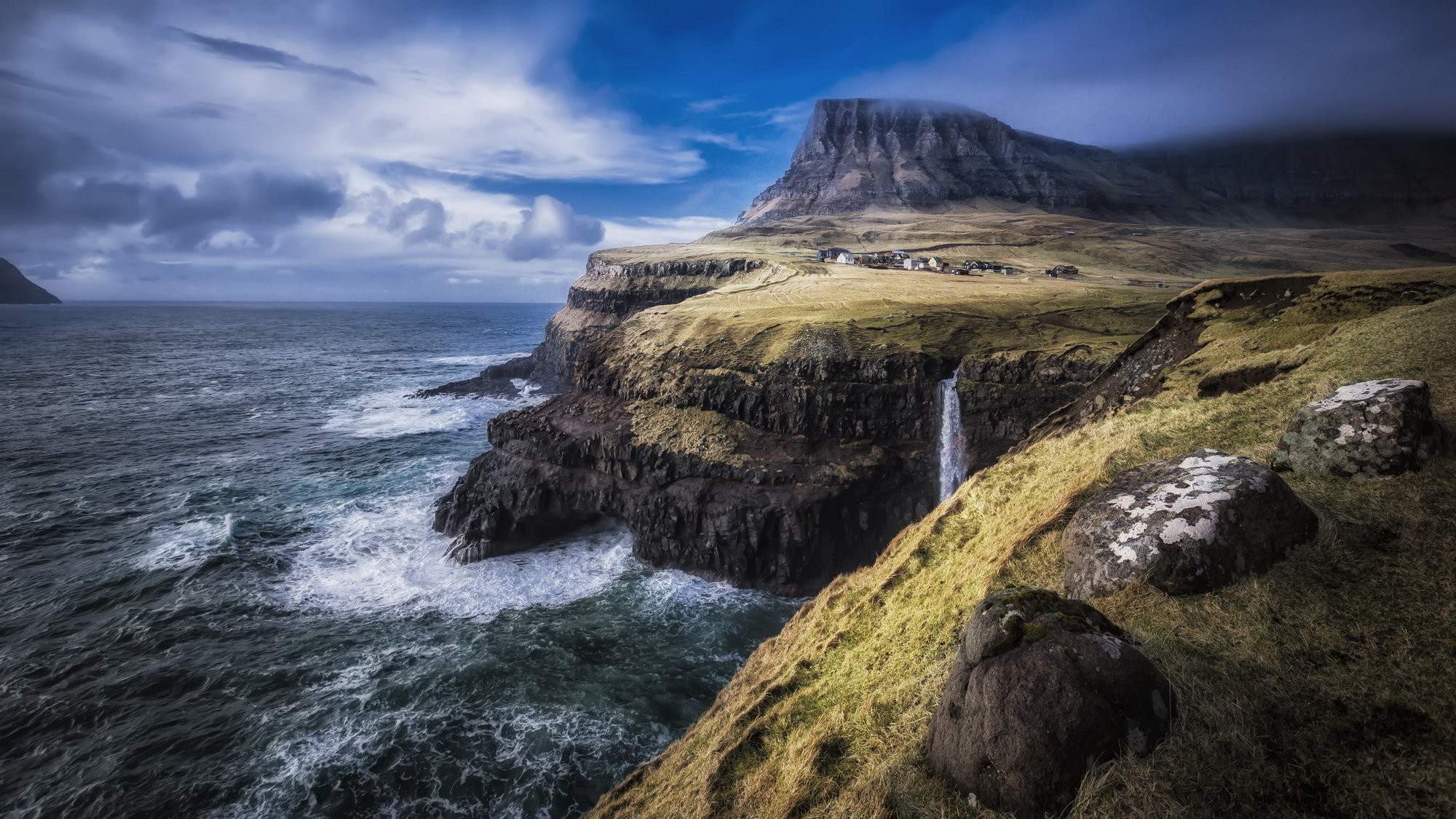 Data Src Widescreen 7680 X 4320 Wallpaper For Mac - Gasadalur Faroe Islands - HD Wallpaper 