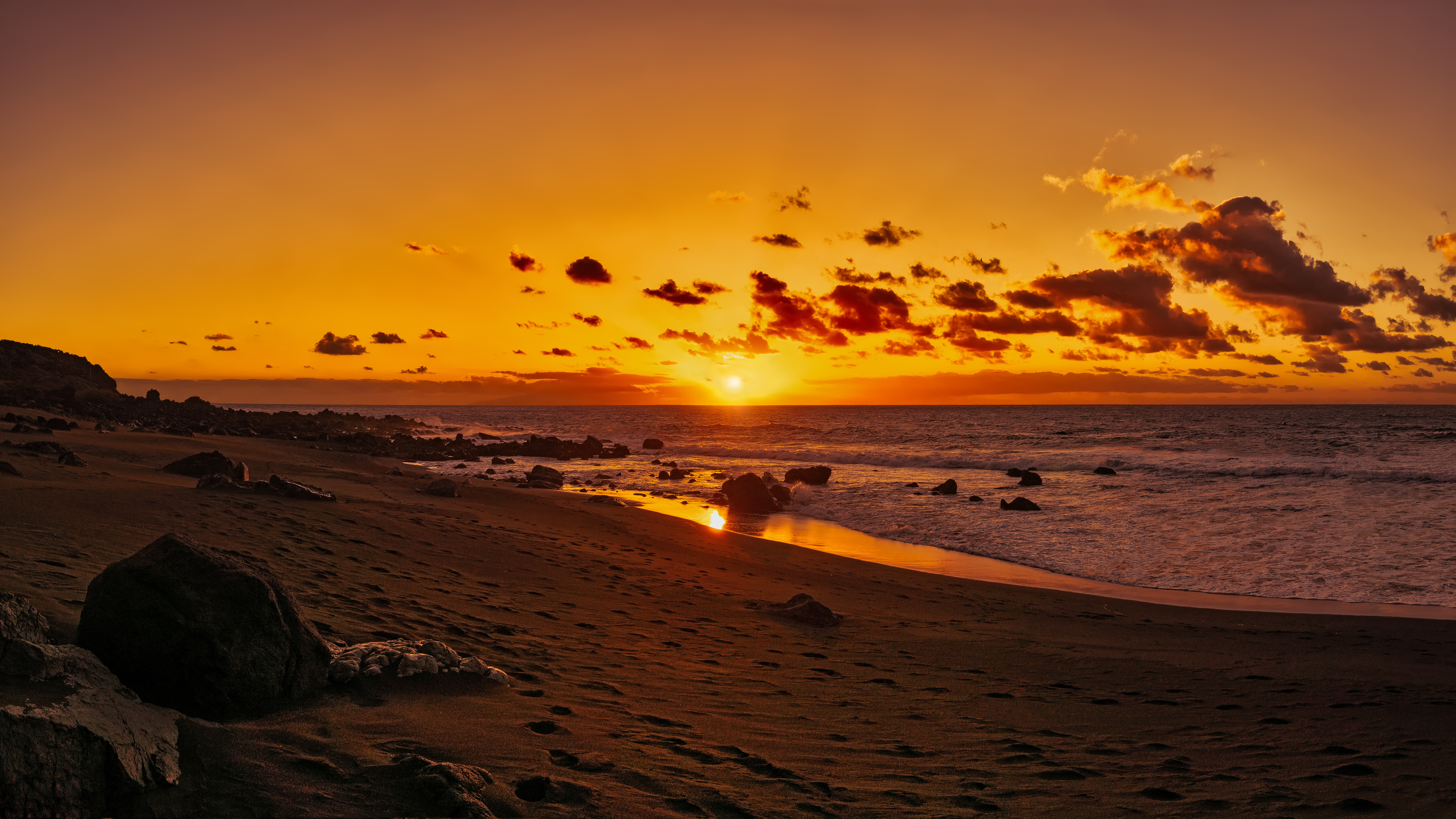 Wallpaper Ocean, Sunset, Shore, Beach, Sand, Horizon, - HD Wallpaper 