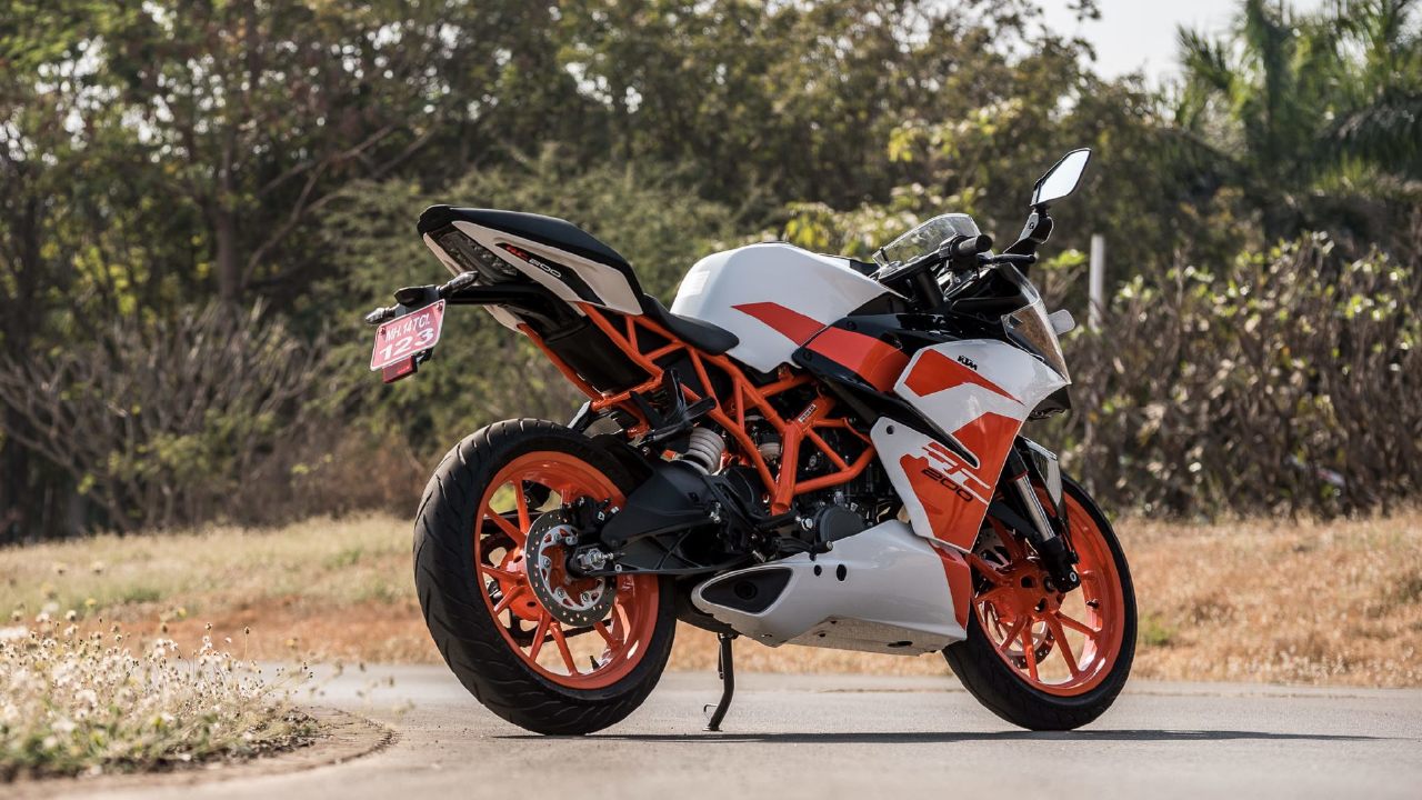 Ktm Rc 200 White - HD Wallpaper 