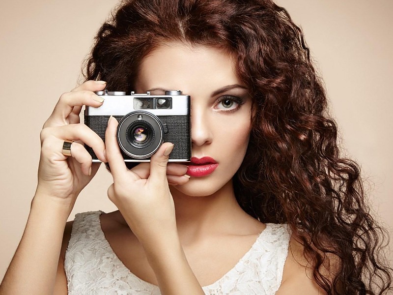 Lovely Girl Camera Mood Wallpaper - Camera Girl Photographer Wallpaper Hd - HD Wallpaper 