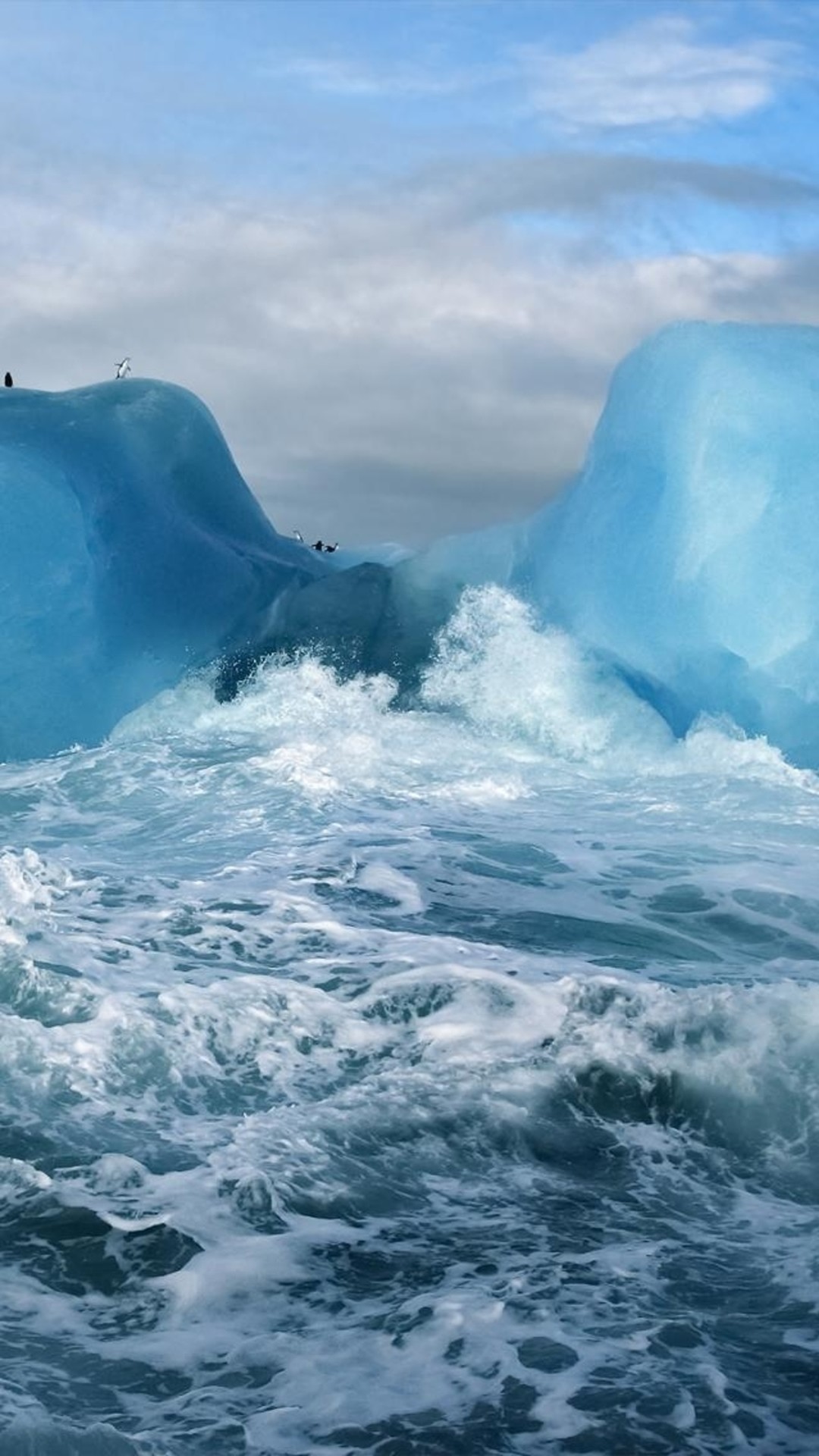 Iphone Ocean Wallpaper Ocean Surging Wave Penguin Iceberg - 4k Phone Wallpaper Ocean - HD Wallpaper 