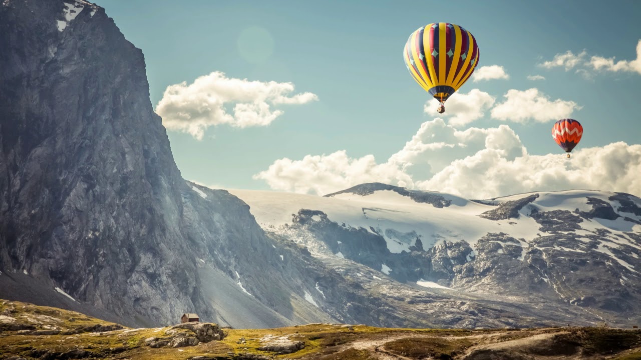 Mountains Hot Air Balloons - HD Wallpaper 