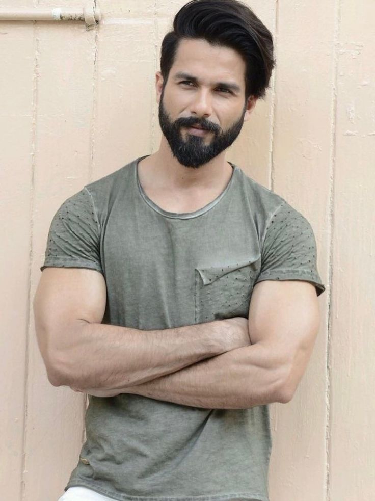 Shahid Kapoor Latest Pictures And Hd Wallpapers - Shahid Kapoor Beard Look  - 736x983 Wallpaper 