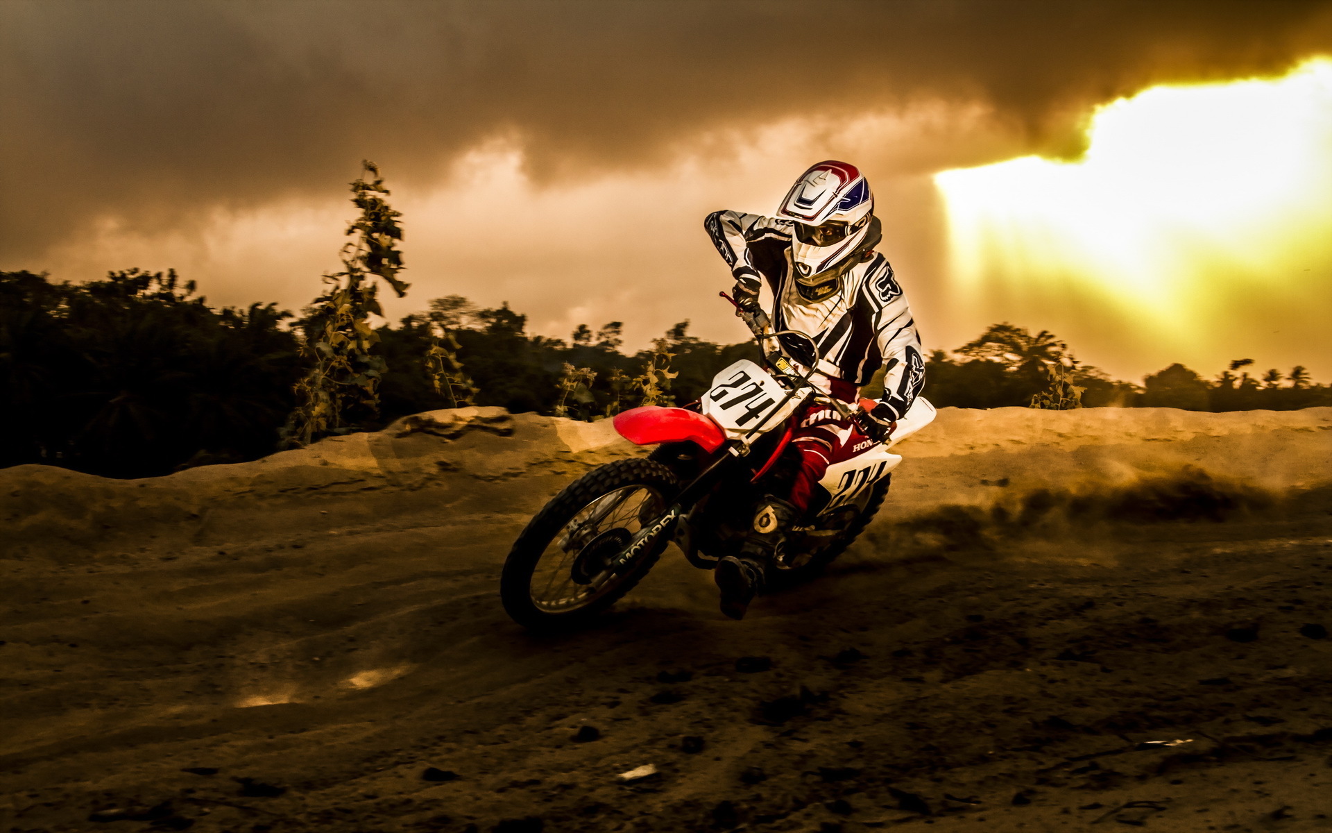 Dirt Bike Racing Wallpaper Hd - HD Wallpaper 