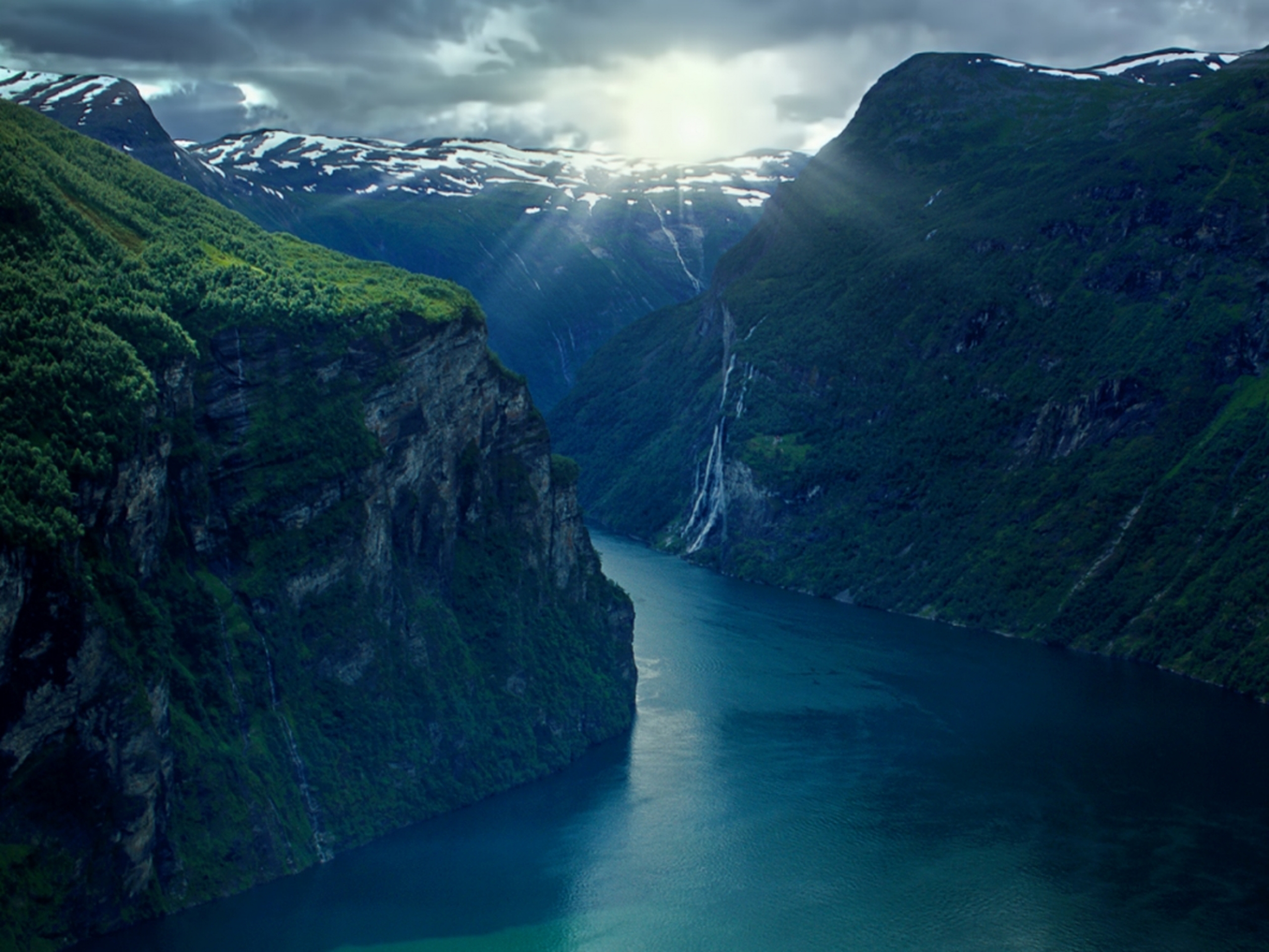 Geiranger - HD Wallpaper 