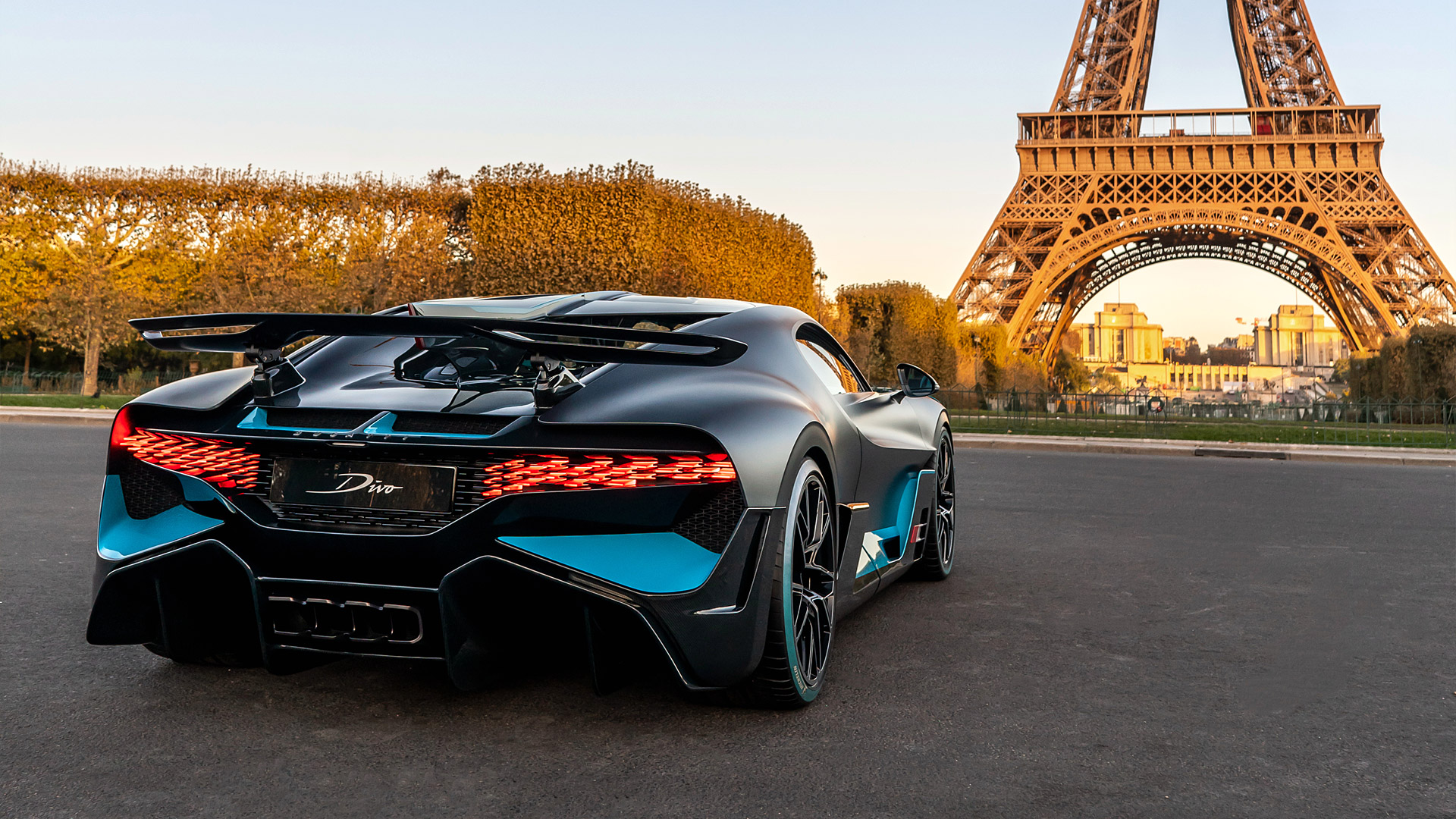Eiffel Tower - HD Wallpaper 