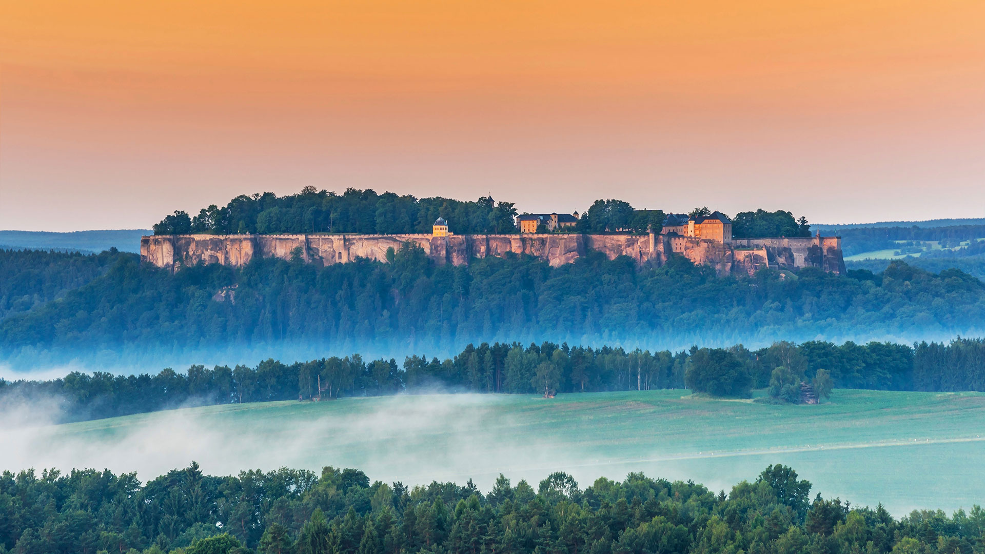 Königstein Fortress Near Dresden Saxon Switzerland - HD Wallpaper 
