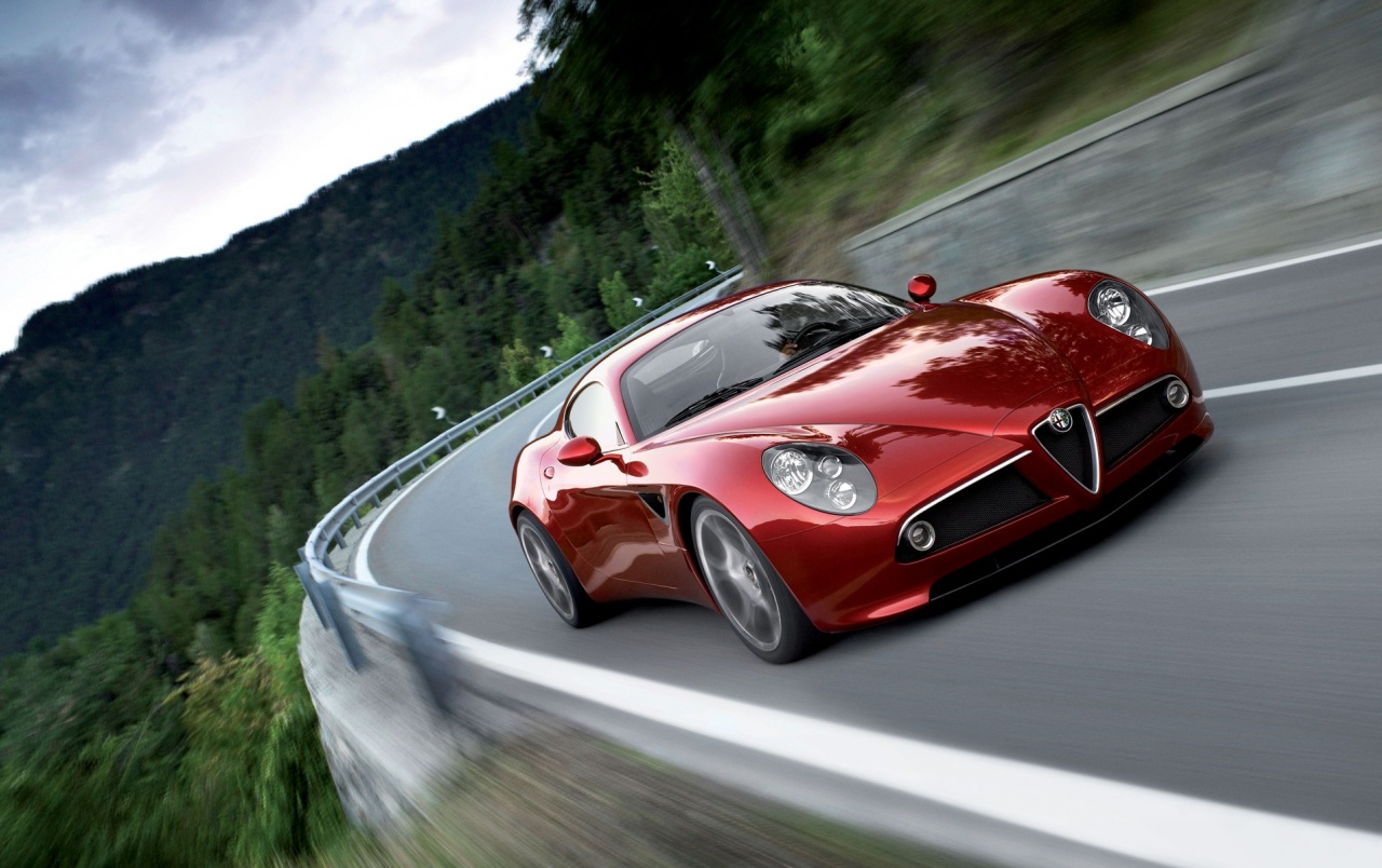 Alfa Romeo 8c In Motion Wallpapers - Alfa Romeo 8c Competizione - HD Wallpaper 