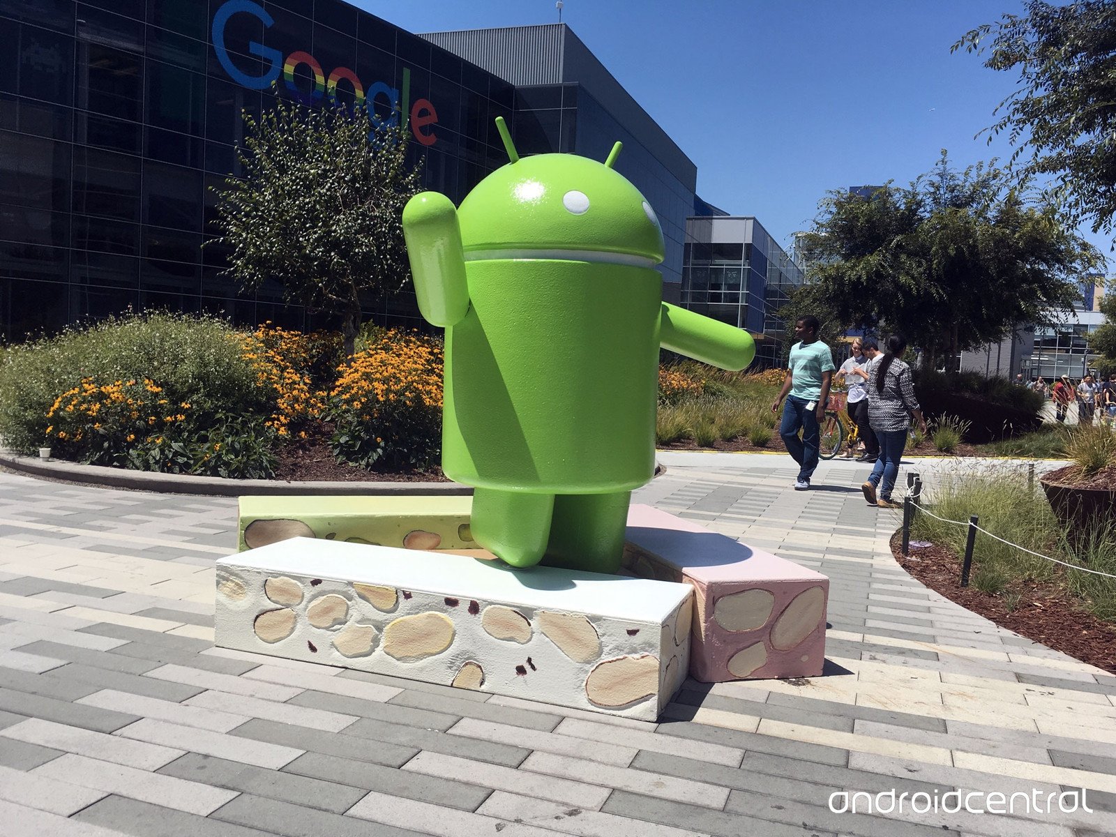 Android Nougat Statue Google - HD Wallpaper 