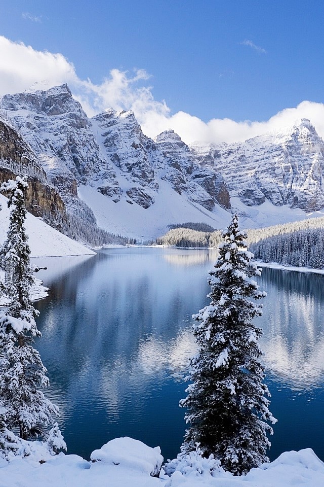Snowy Mountains Iphone Wallpaper - Moraine Lake - HD Wallpaper 
