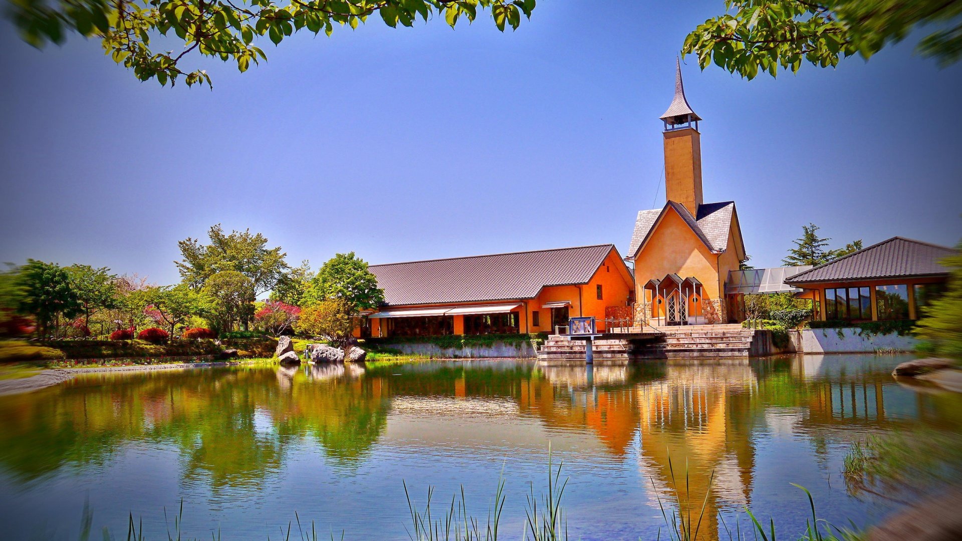 Beautiful Lake House Wallpaper - Reflection - HD Wallpaper 