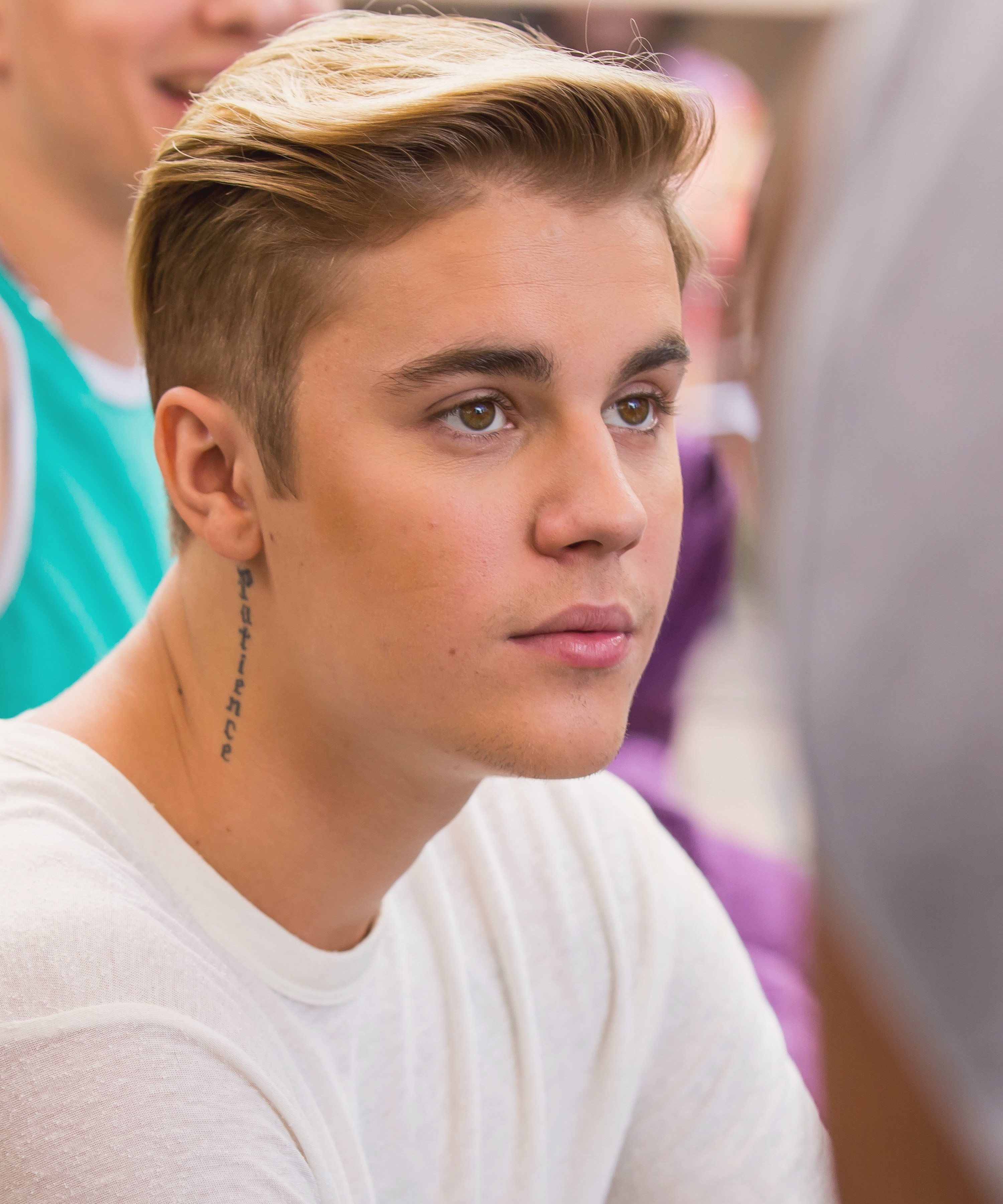 Justin Bieber - 3000x3600 Wallpaper Justin Bieber - 3000x3600 Wallpaper