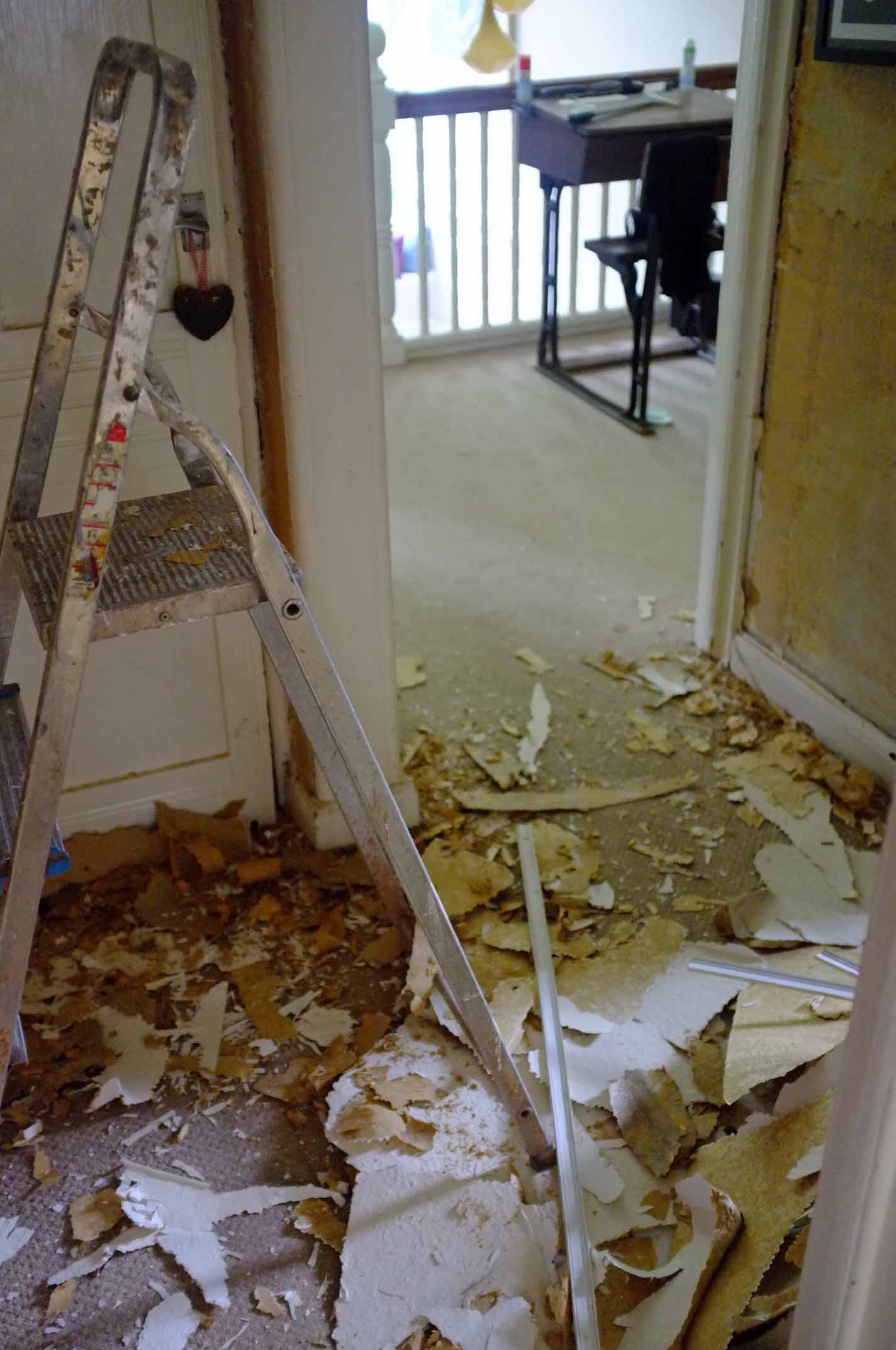 Stripping Woodchip Wood Chip In Hallway 1424x2144 Wallpaper teahub.io