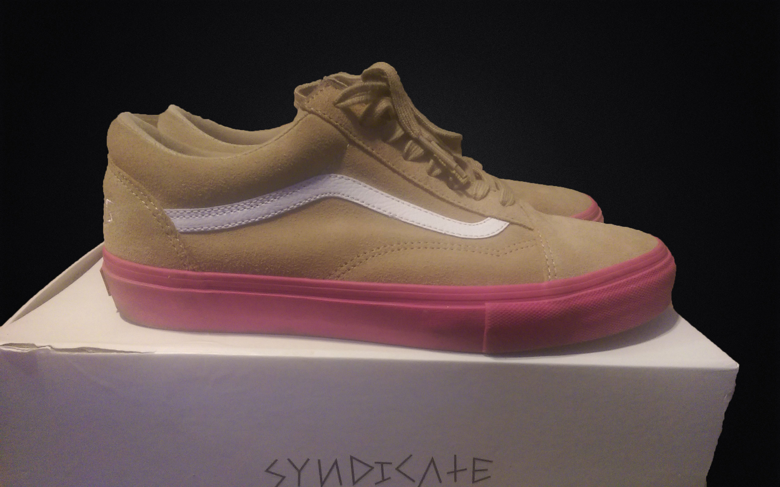 Sneakers - HD Wallpaper 
