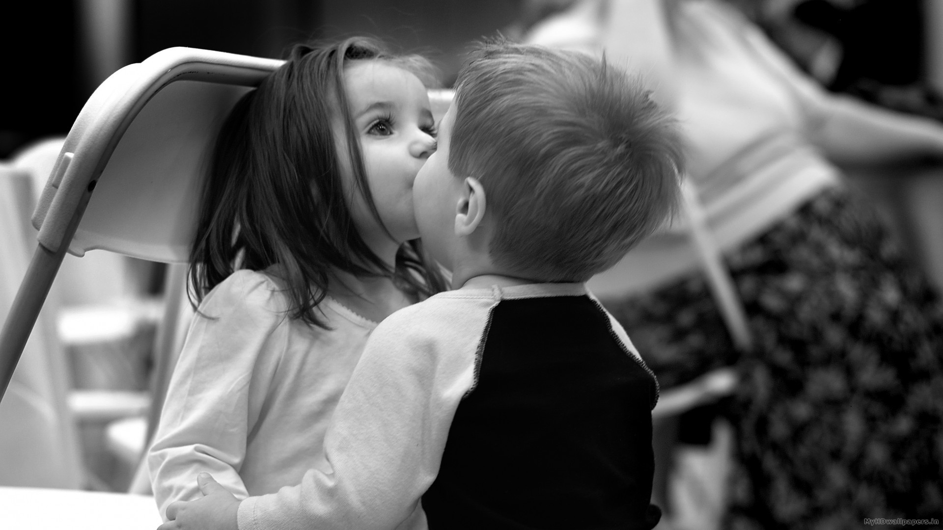 Romantic Kids Girl Boy Kiss Wallpaper 
 Data Src Gorgerous - Kiss Wallpaper Download Free - HD Wallpaper 