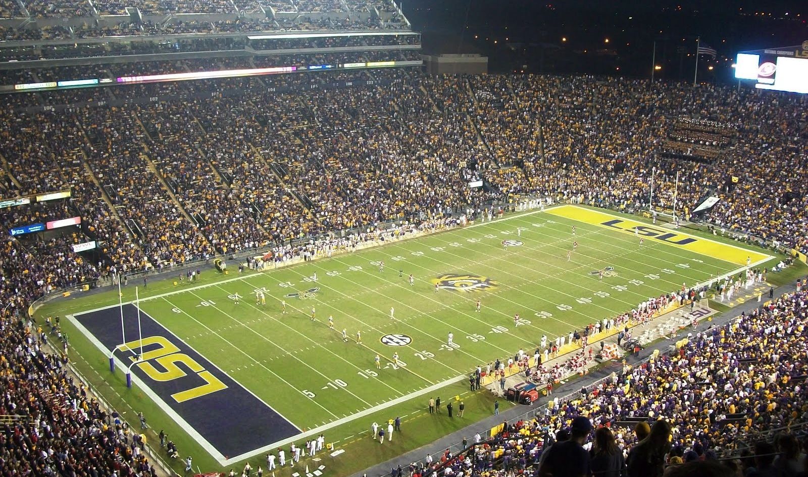 Death Valley Lsu Field - HD Wallpaper 