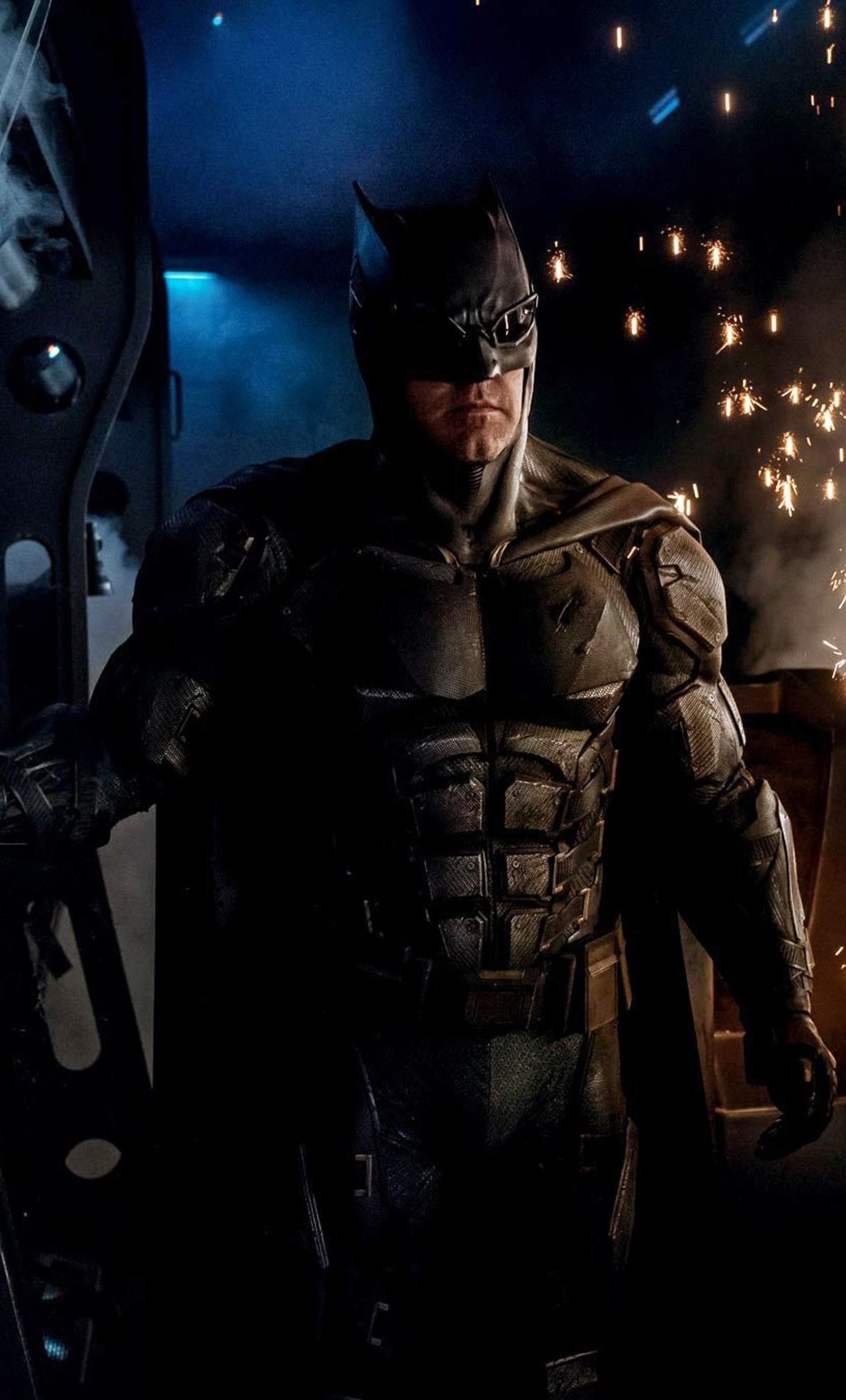 Justice League Batman Wallpaper - Justice League Batman Tactical Suit - HD Wallpaper 