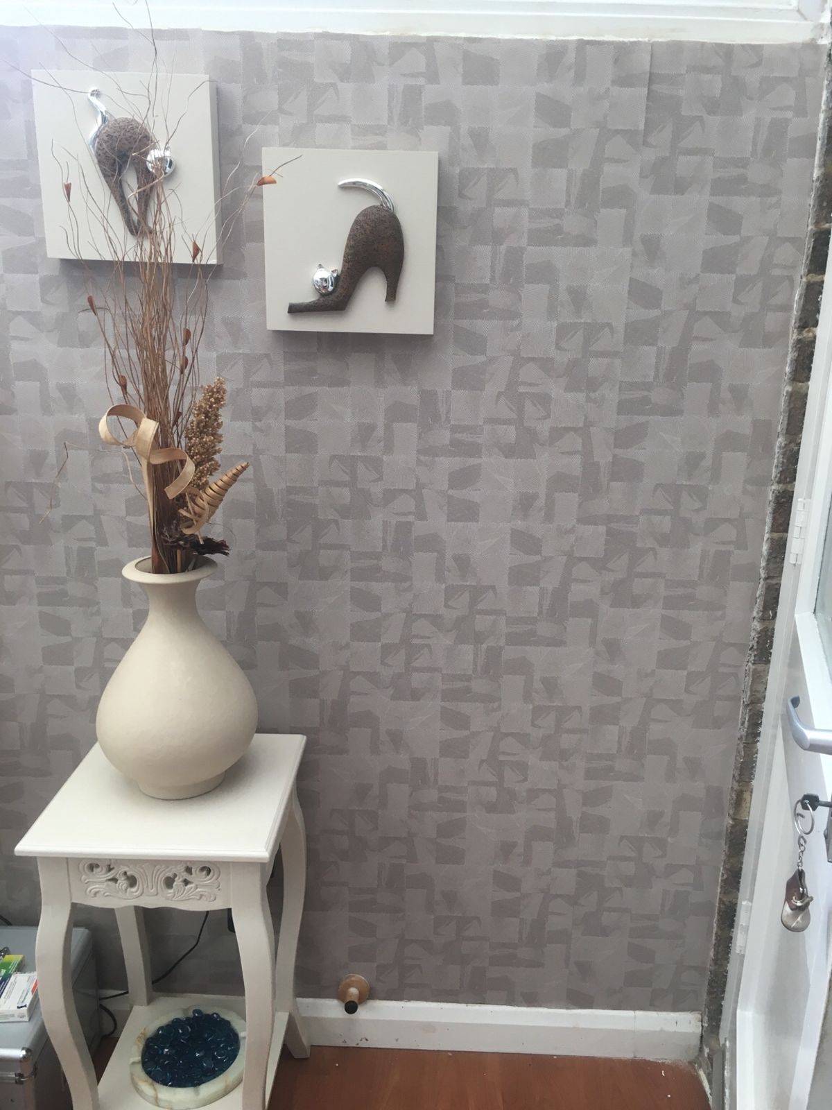 Colour Kelly’s Type/perfect Taupe
design Lizard Block
i - Room - HD Wallpaper 