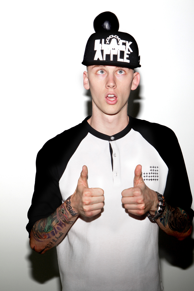 Mgk, Machine Gun Kelly, And Rapper Image - Machine Gun Kelly Iphone - HD Wallpaper 