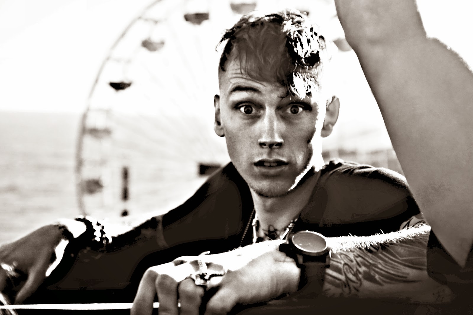Machine Gun Kelly Photography - HD Wallpaper 