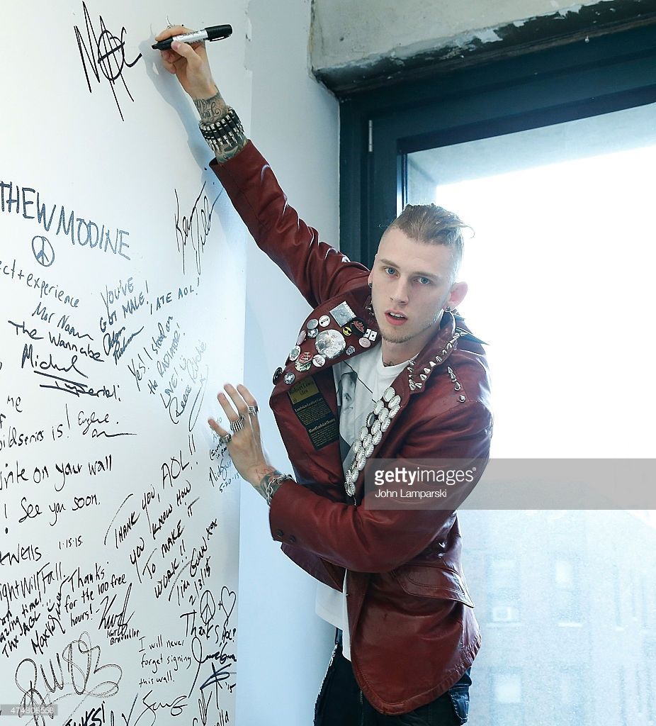 Mgk Wallpaper - Mgk - HD Wallpaper 