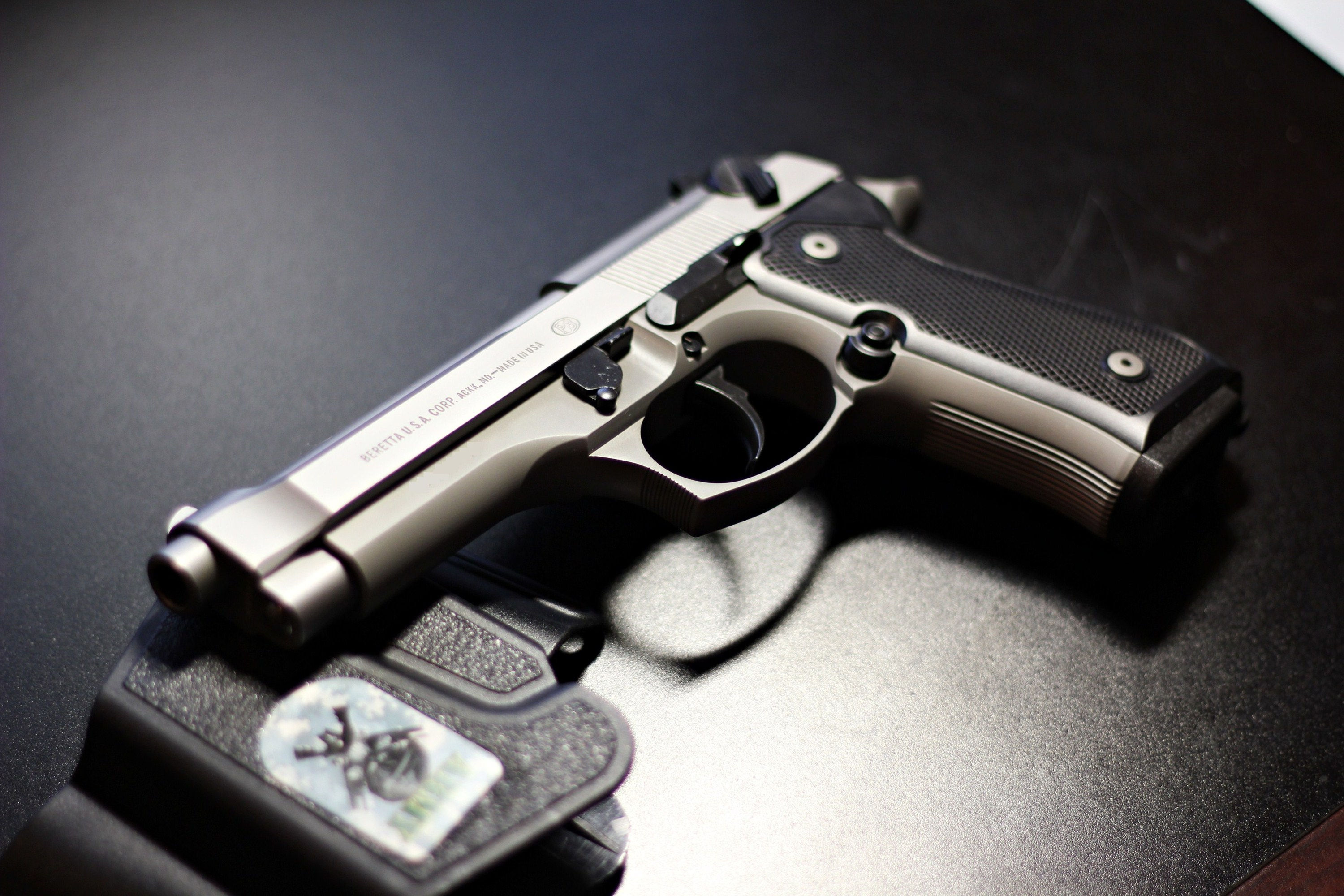 Wallpapers Of Pistol Hd, - HD Wallpaper 