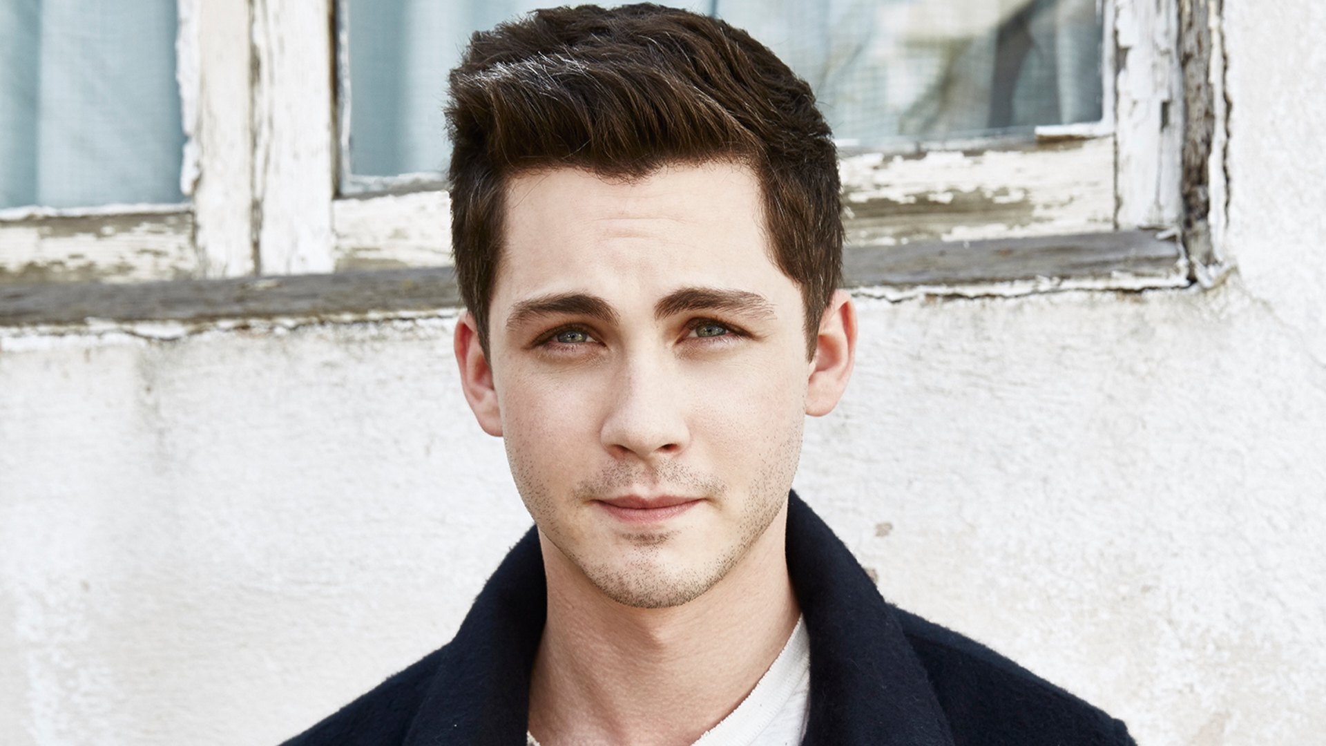 Logan Lerman Wallpapers Images Photos Pictures Backgrounds - Logan Lerman - HD Wallpaper 