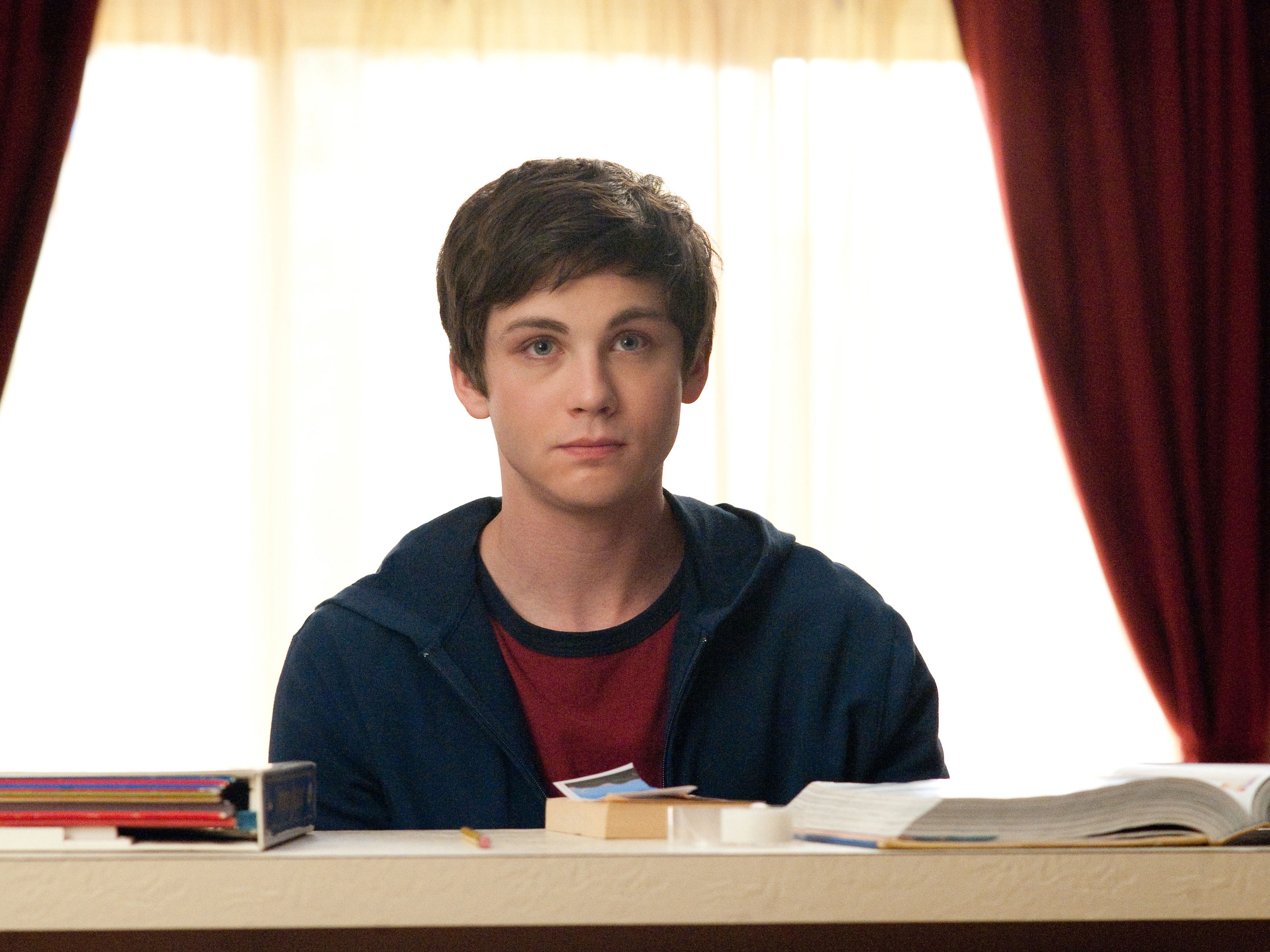 Perks Of Being A Wallflower Actor - HD Wallpaper 