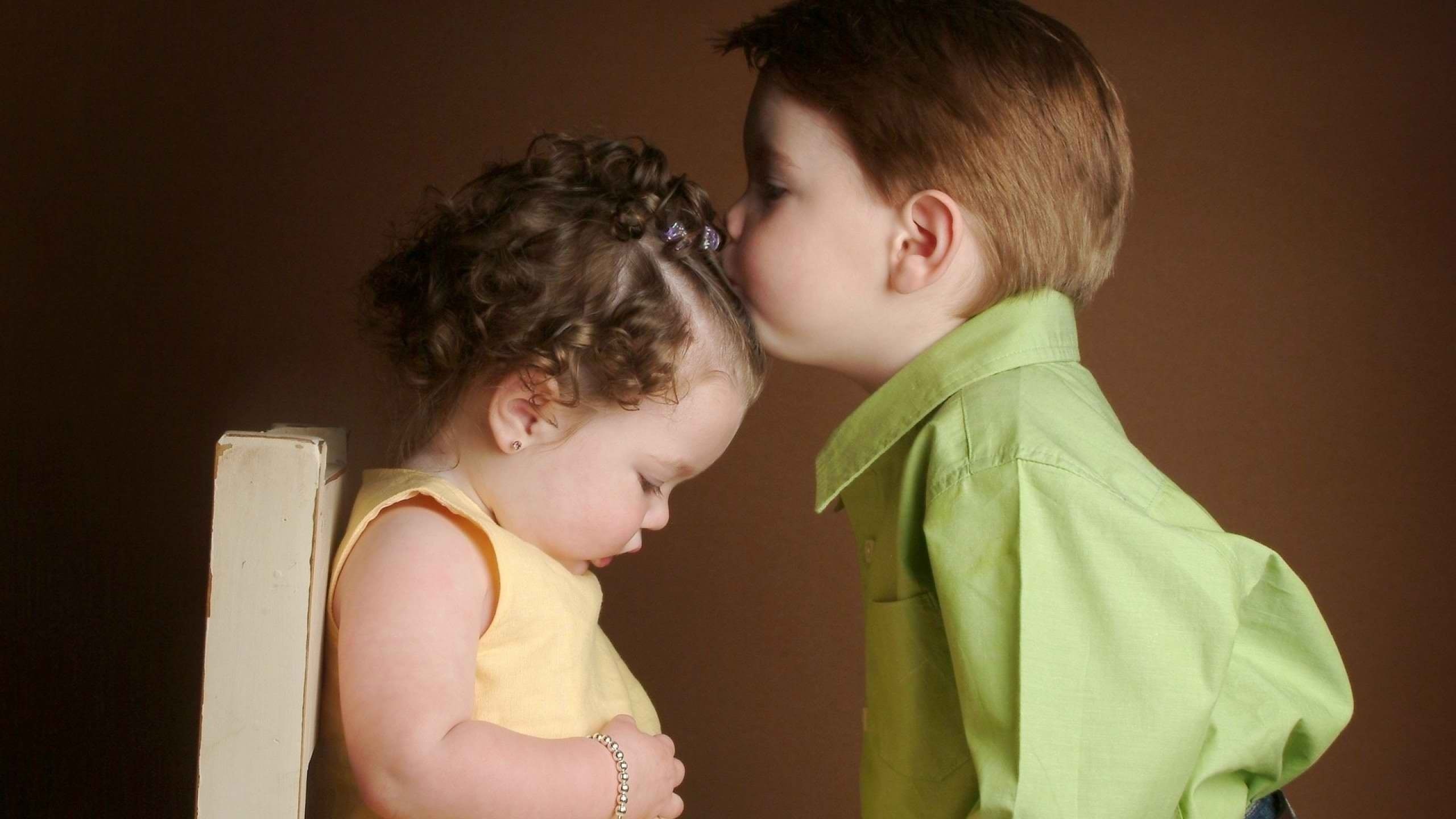 Cute Baby Love Couple Wallpaper Cute Baby Couple In - Brother And Sister Images Hd - HD Wallpaper 