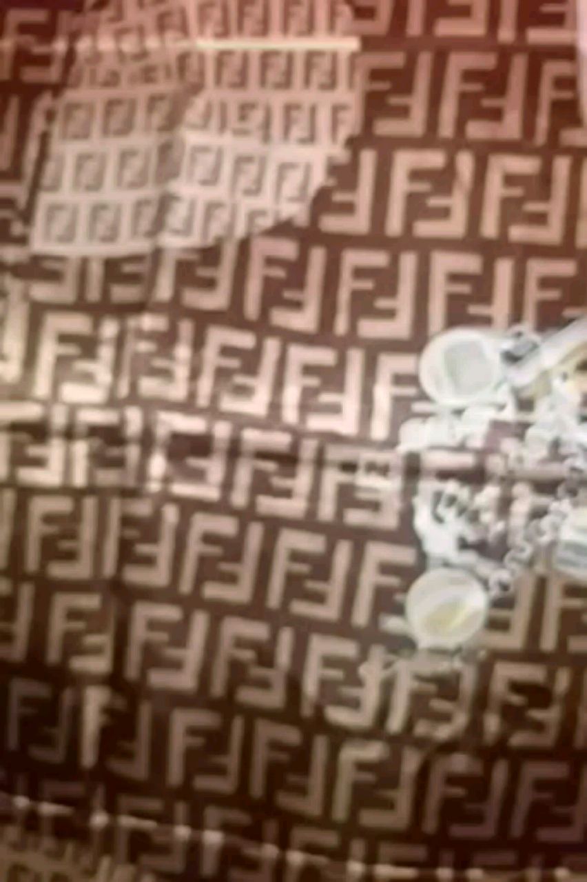 Fendi, Lv Scarves Sale - Wallpaper - HD Wallpaper 