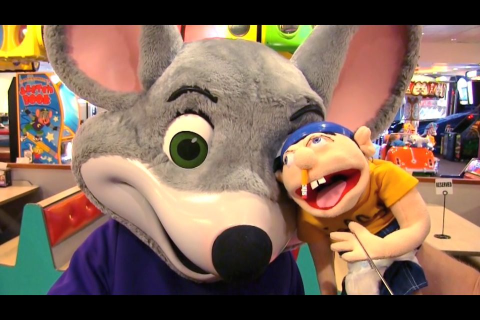 Jeffy Chuck E Cheese - HD Wallpaper 