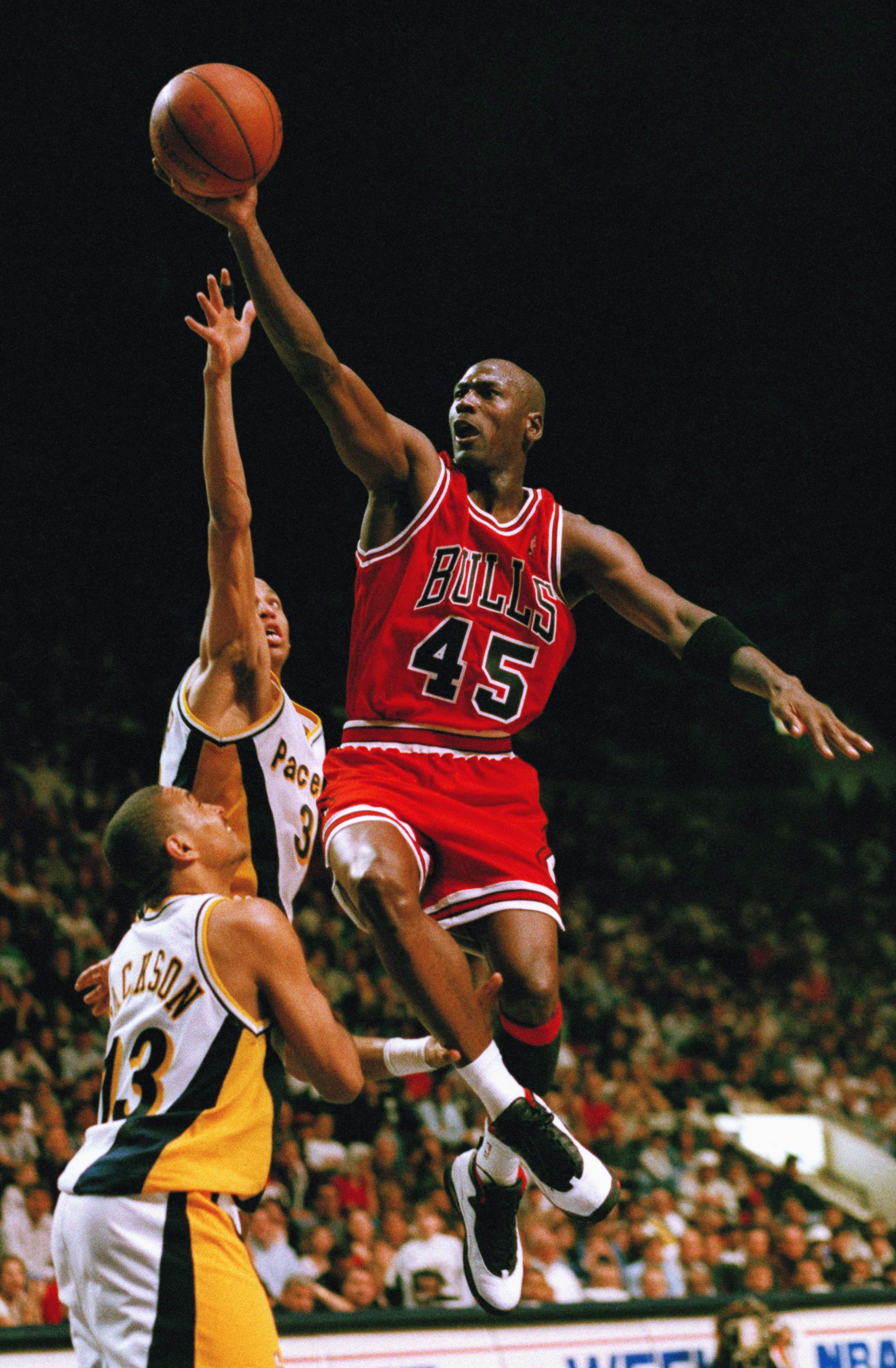 Jordan 23 Basketball Player - HD Wallpaper 