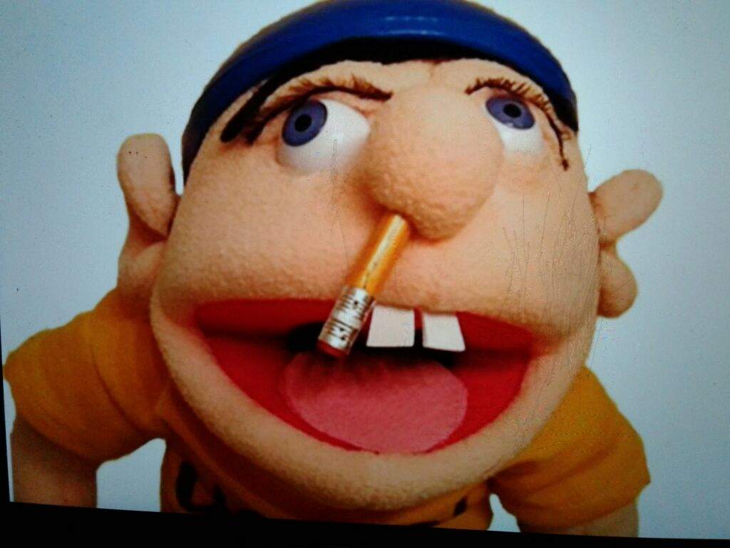 User uploaded image puppet with pencil in nose 1024x768 wallpaper
