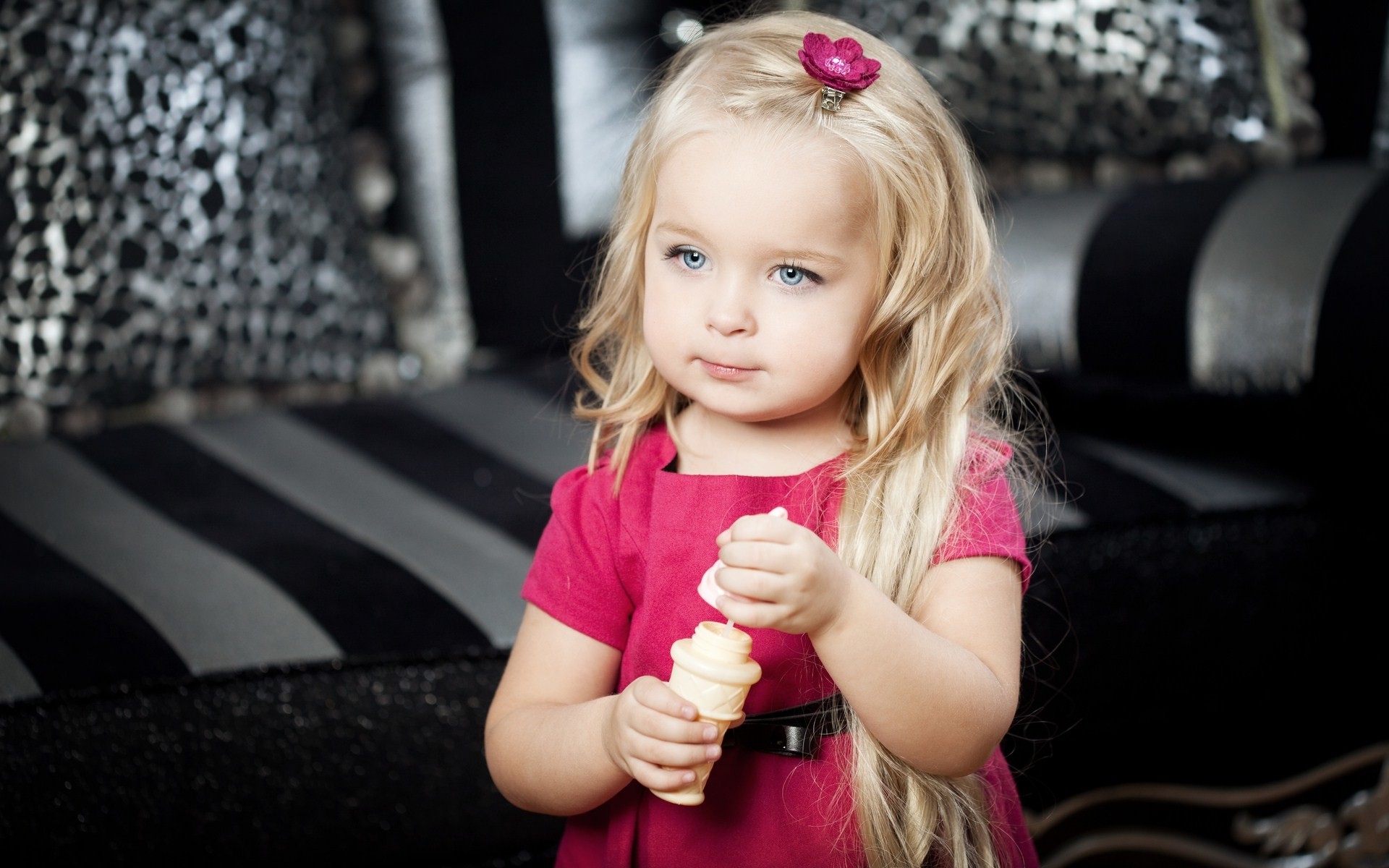 Angel Baby Girl Wallpaper Hd - HD Wallpaper 