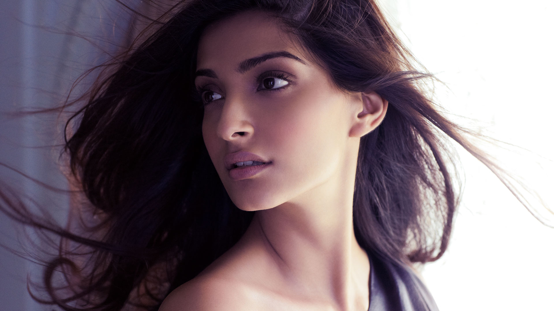 Sonam Kapoor Mobile Wallpaper For Android - Actres Sonam Kapur Hd - HD Wallpaper 