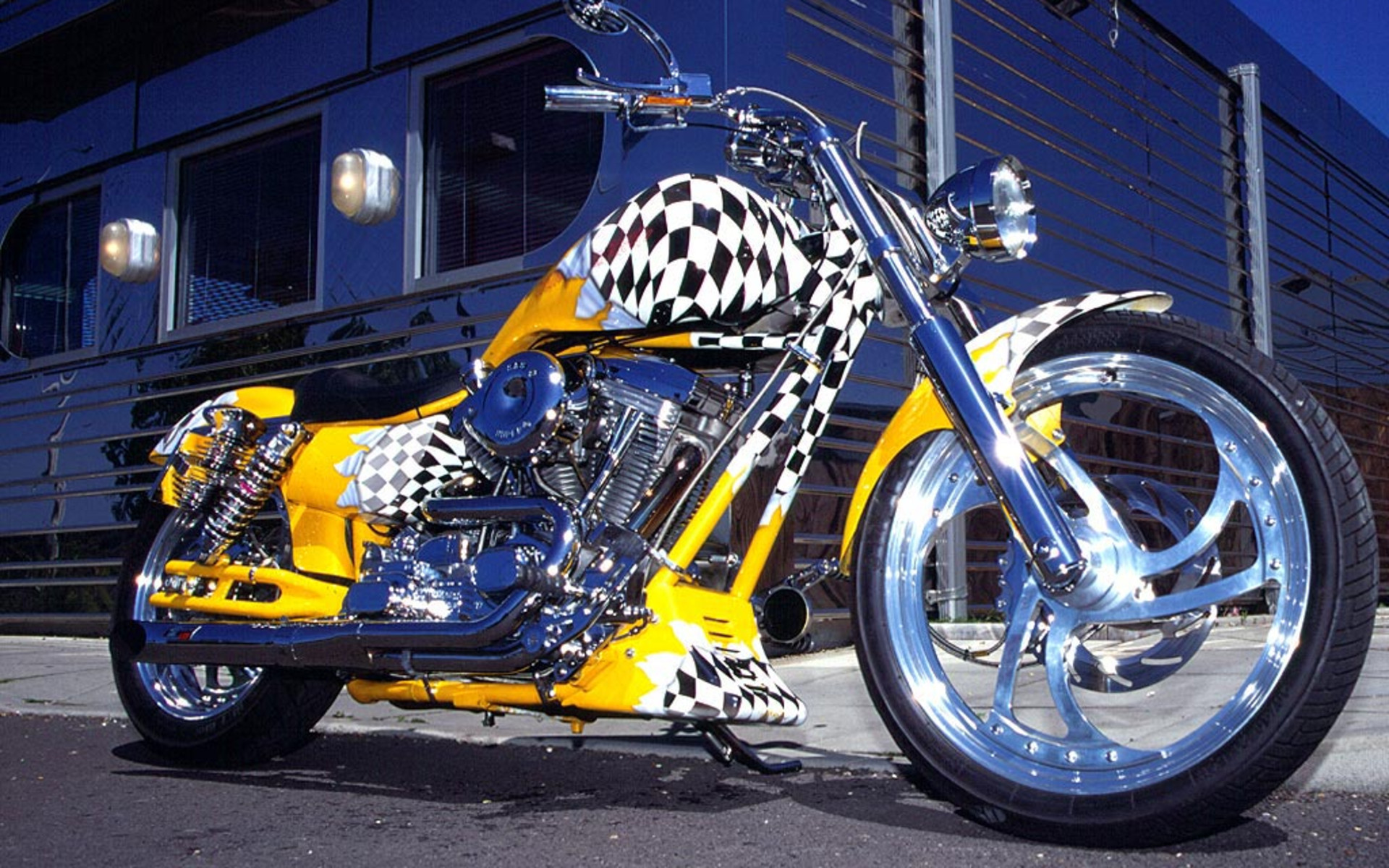 Harley Davidson Bike Wallpaper - Harley And Davidson Bikes - HD Wallpaper 